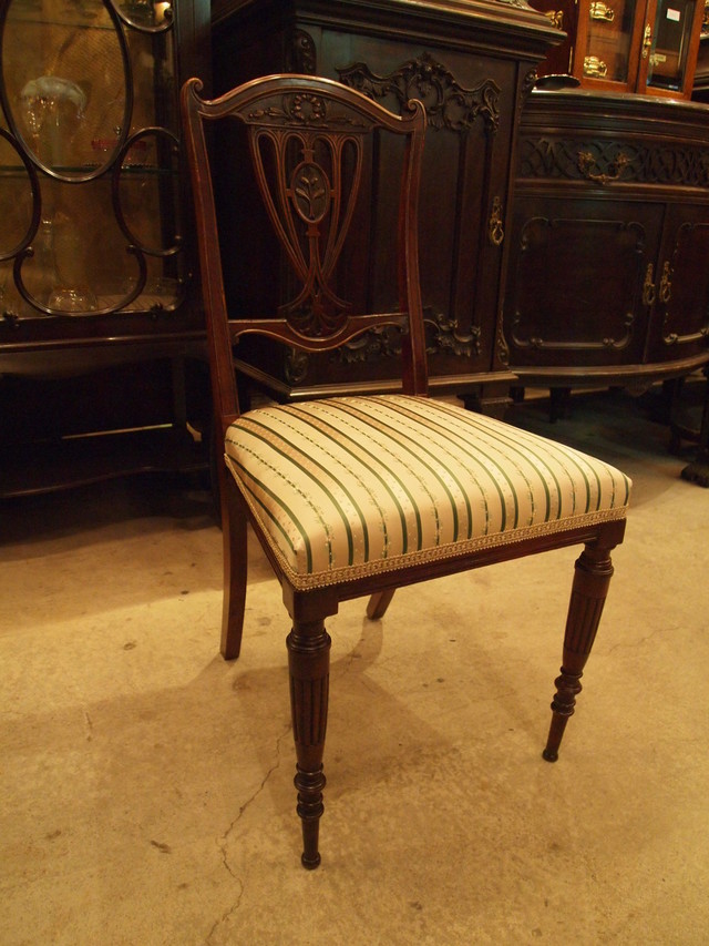 chair300610_02.JPG