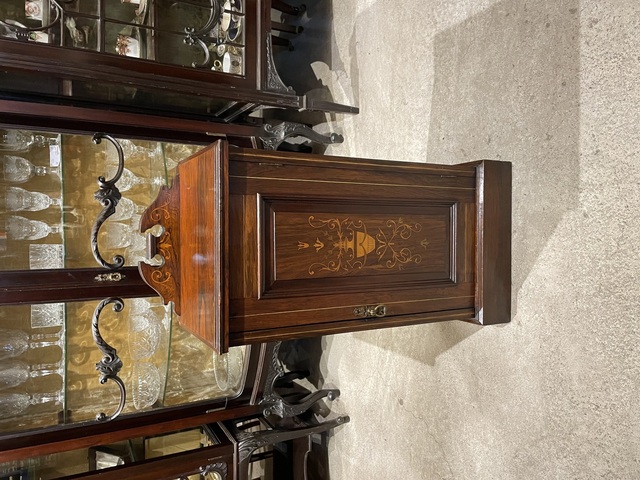 cabinet250802_01.JPG