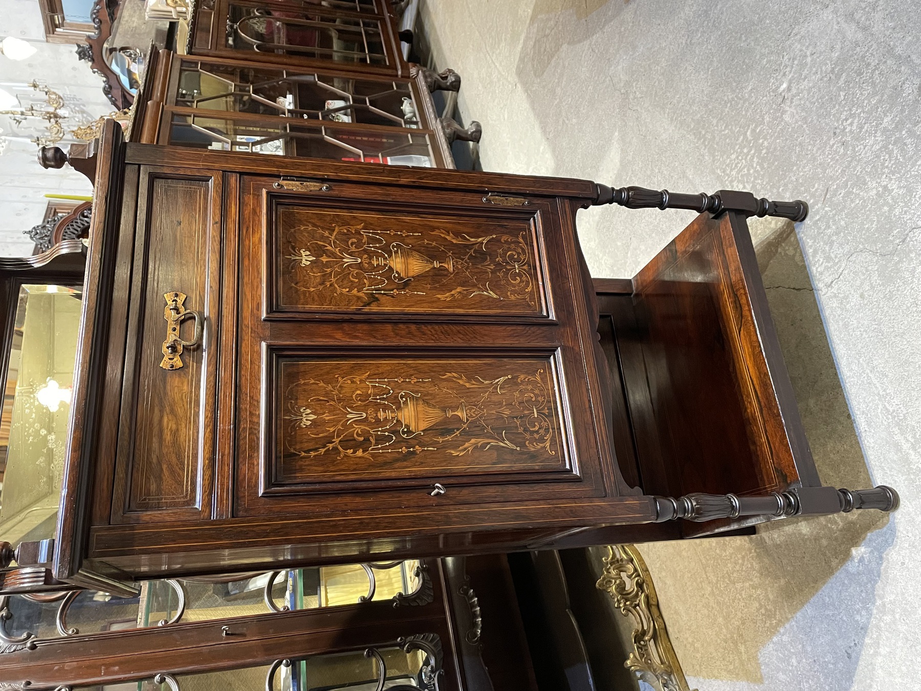 cabinet211217_05.JPG