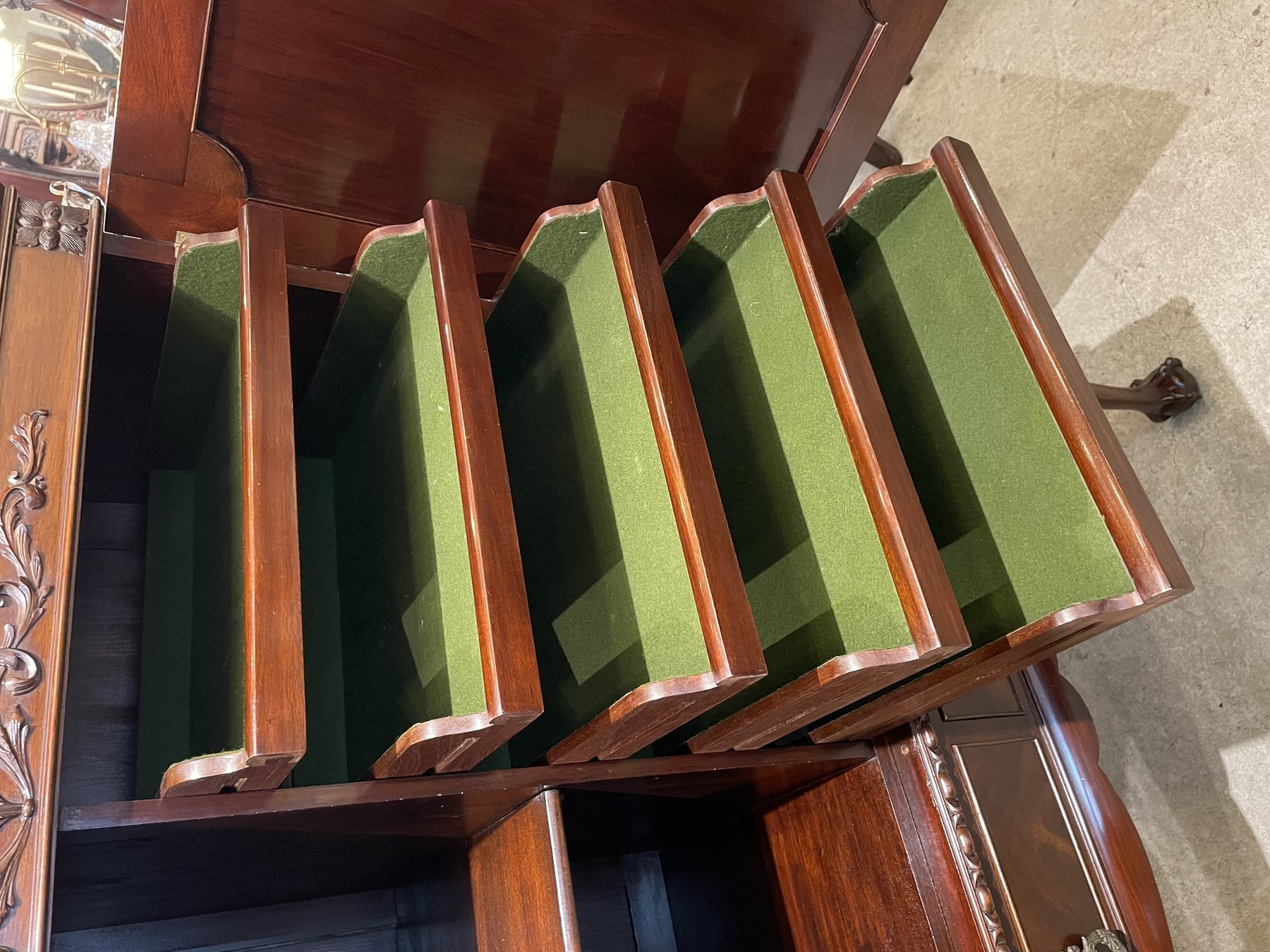cabinet250727_06.JPG