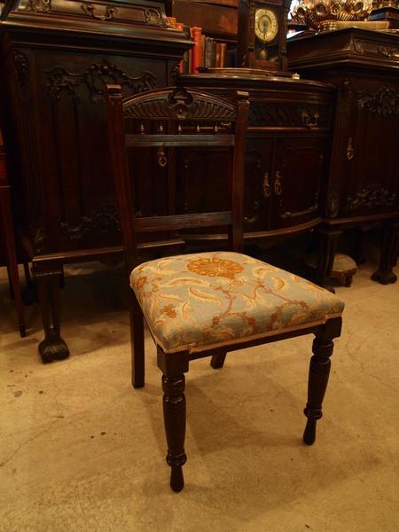chair170702_03.JPG