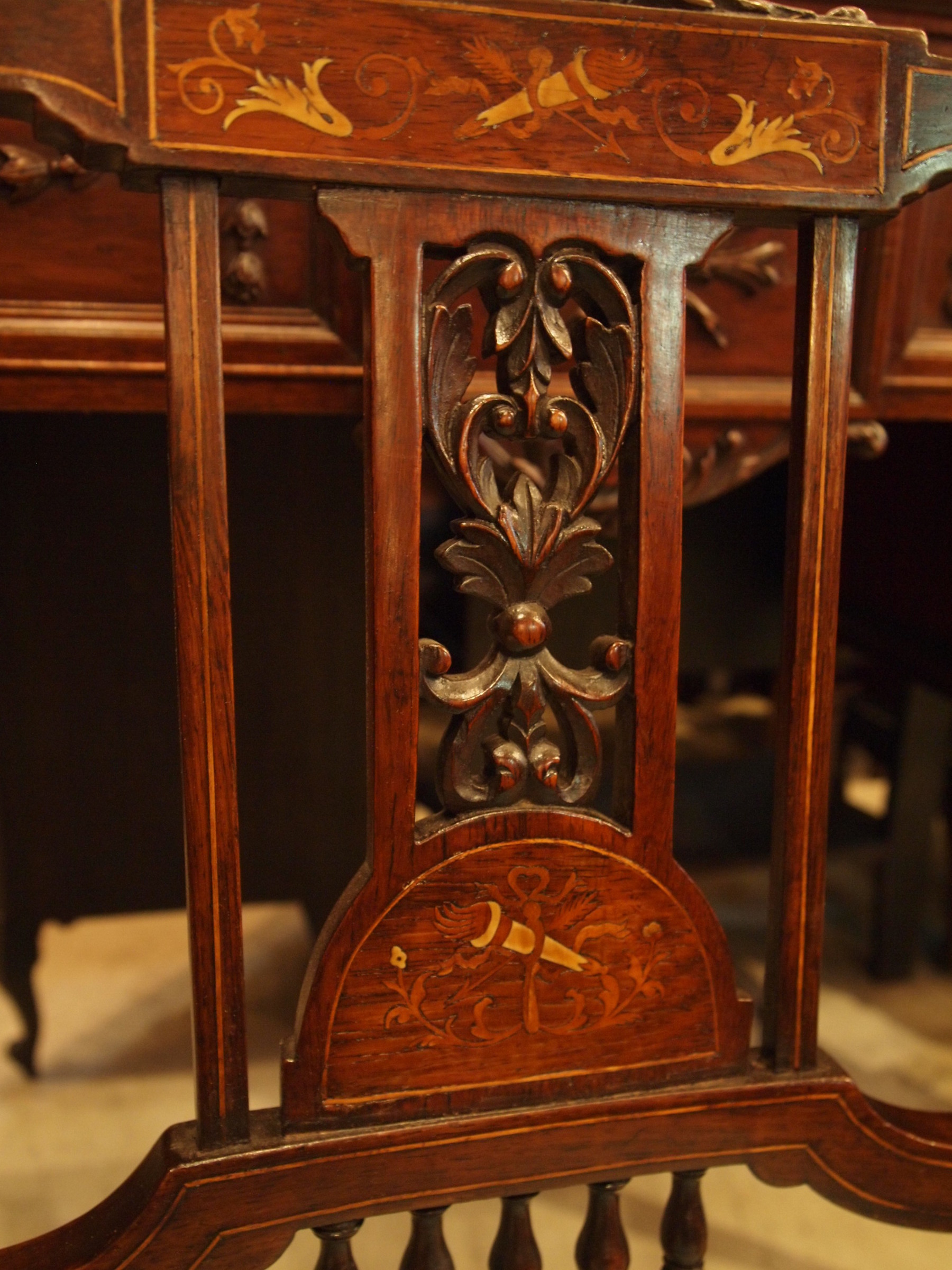 chair190308_04.JPG