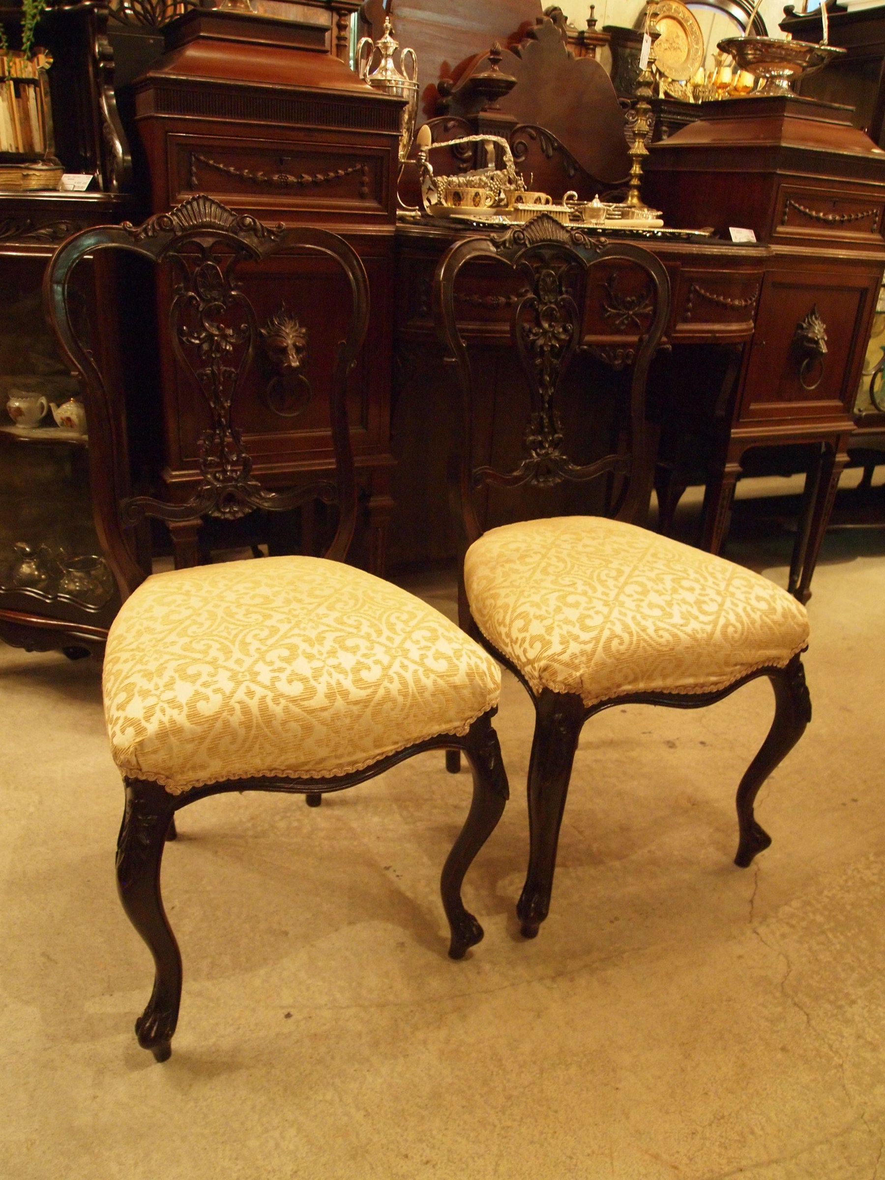 chair190615a_01.JPG