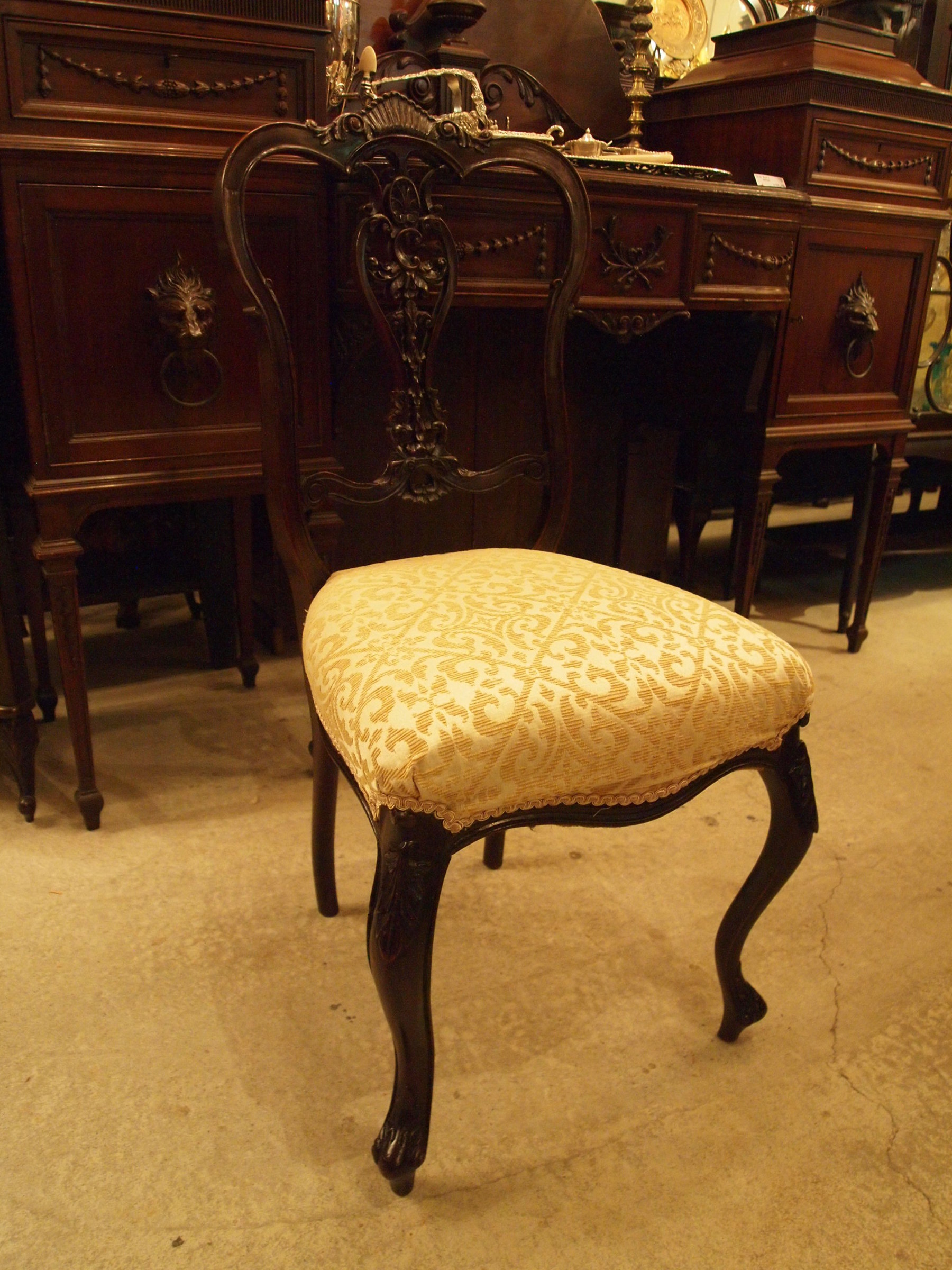 chair190615a_02.JPG