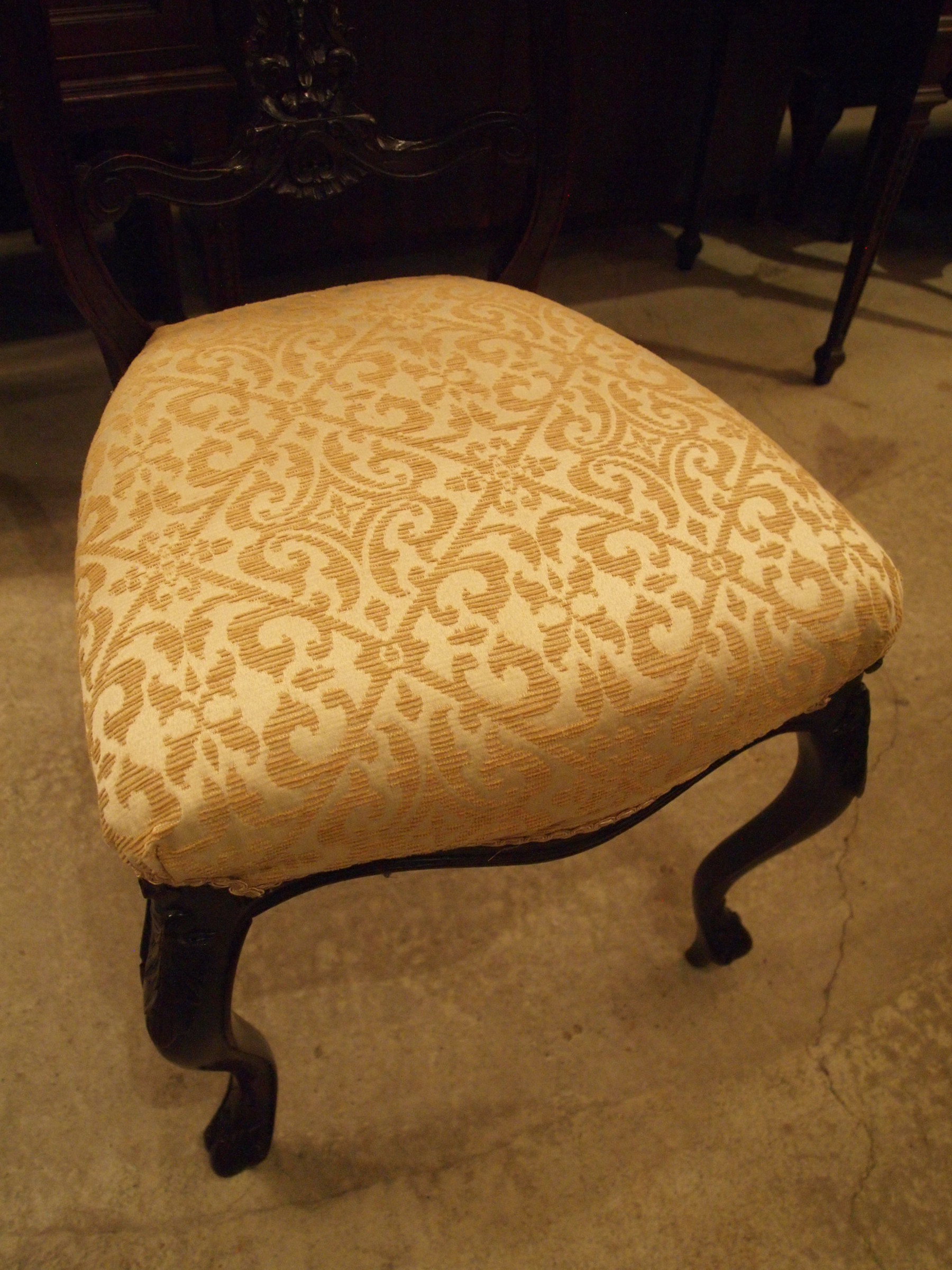 chair190615a_07.JPG