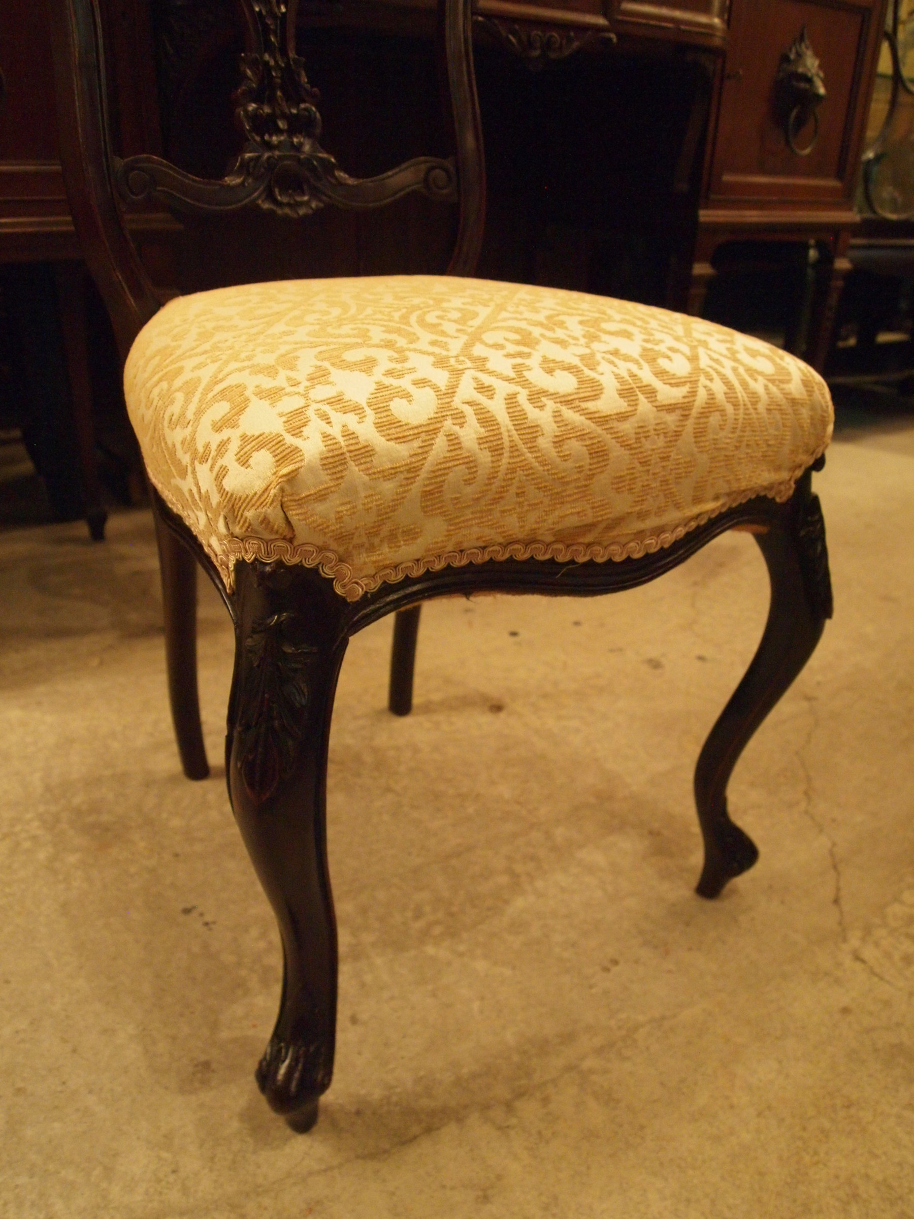 chair190615a_08.JPG