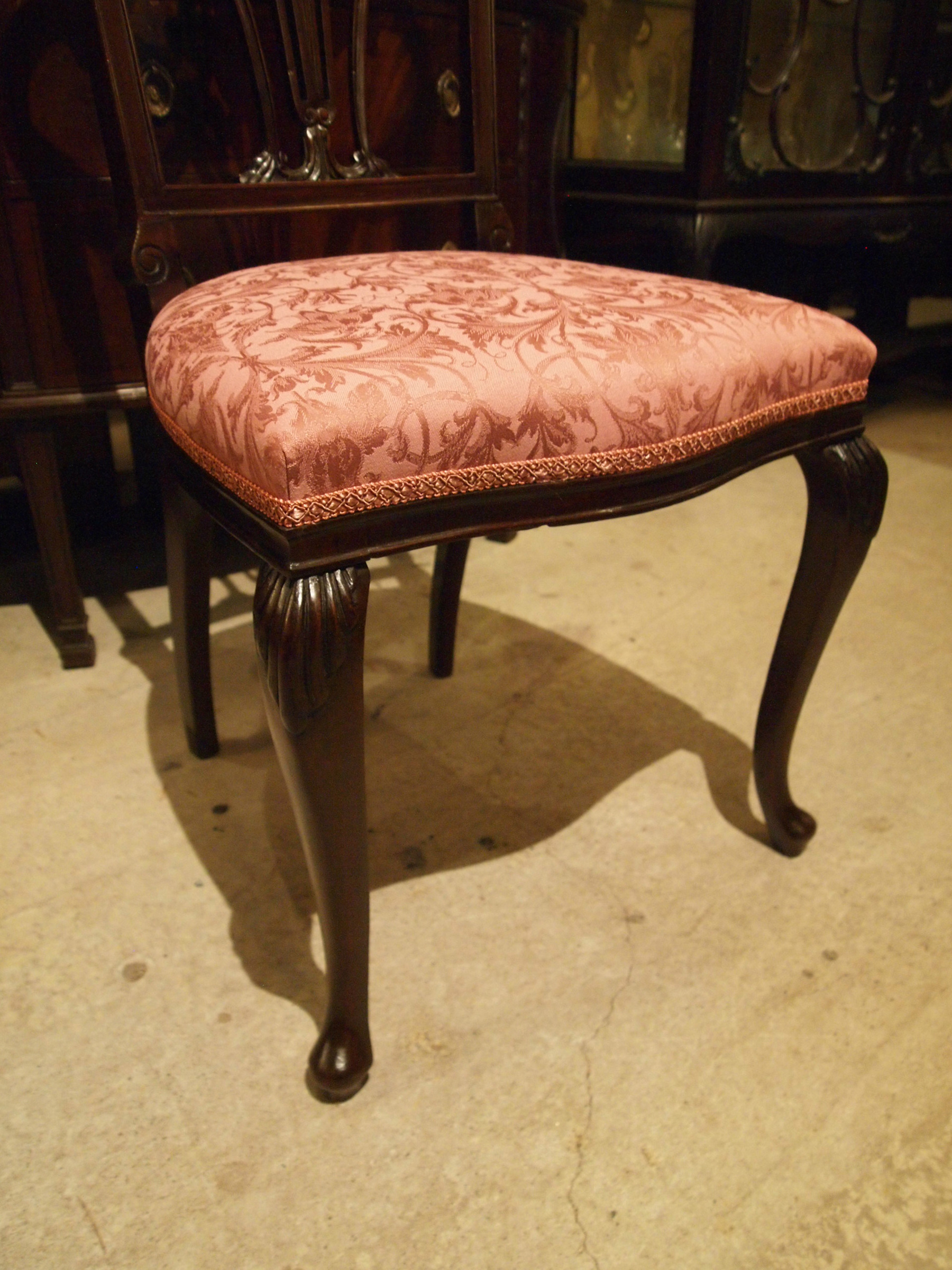 chair191130b_08.JPG