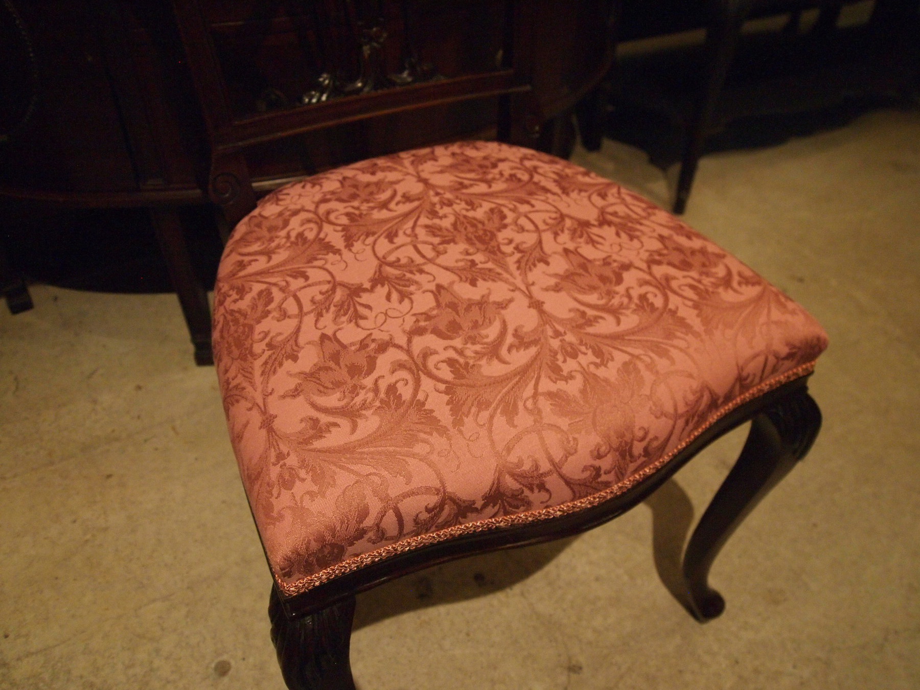 chair191130b_11.JPG