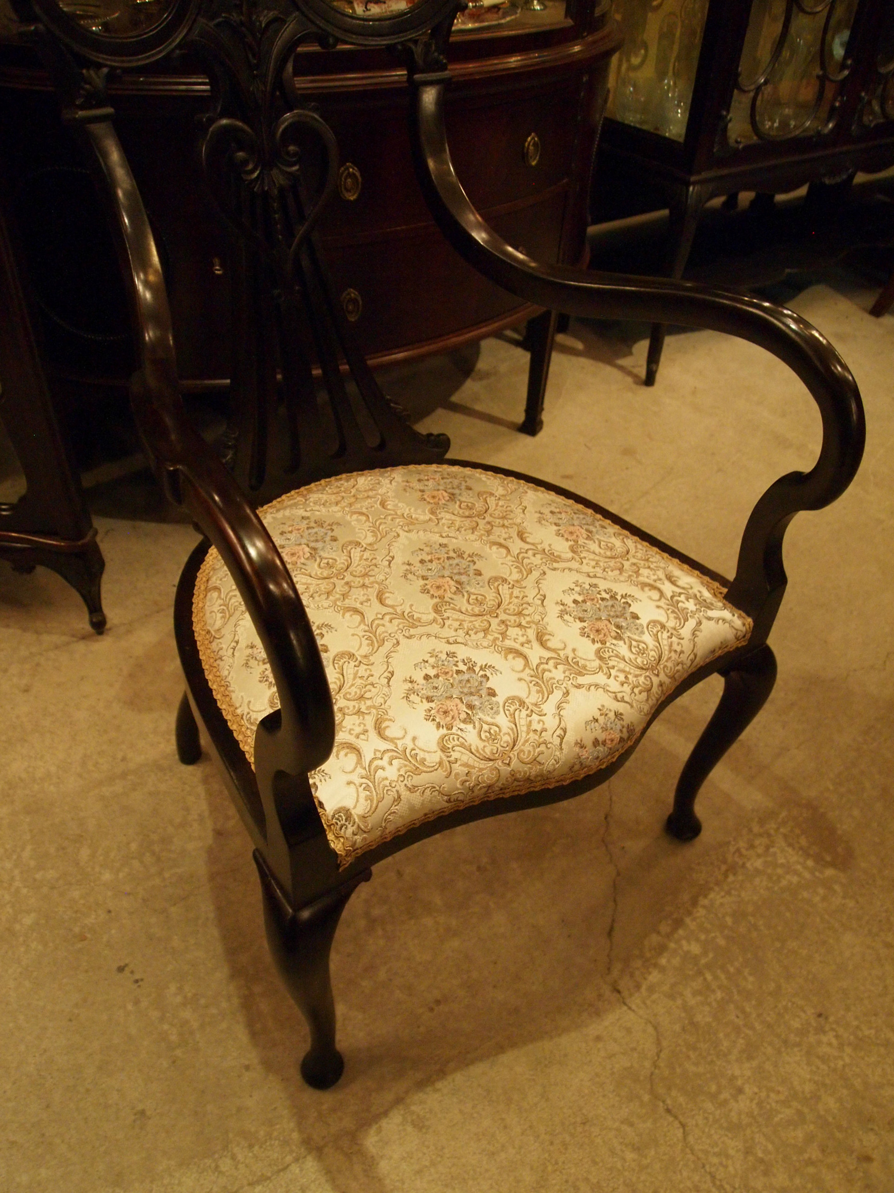 chair200110_07.JPG