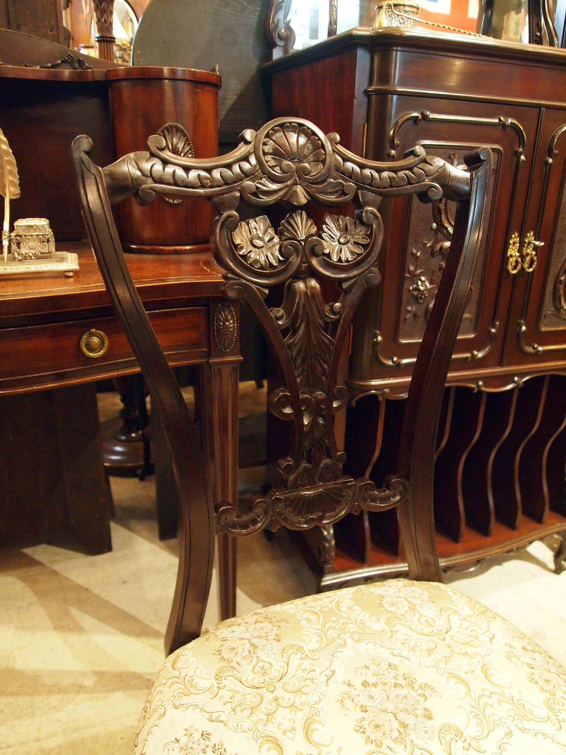 chair201030_07.JPG