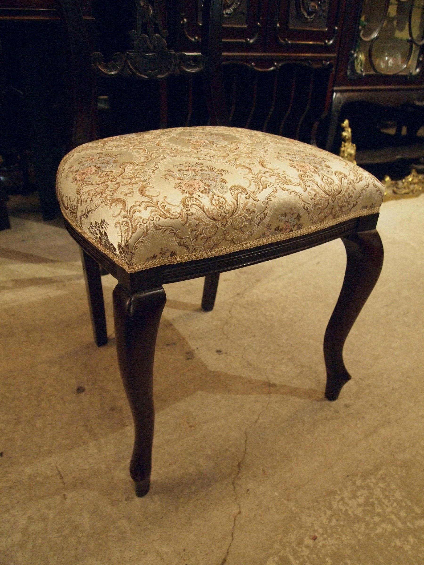 chair201030_10.JPG