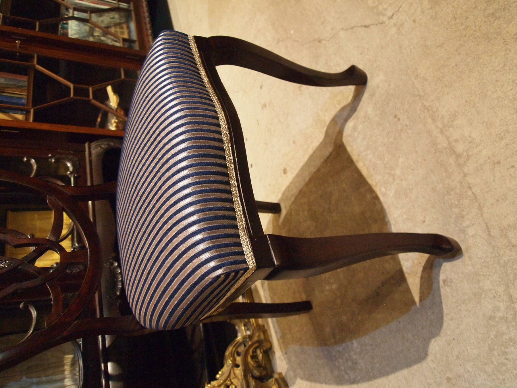 chair210917_08.JPG