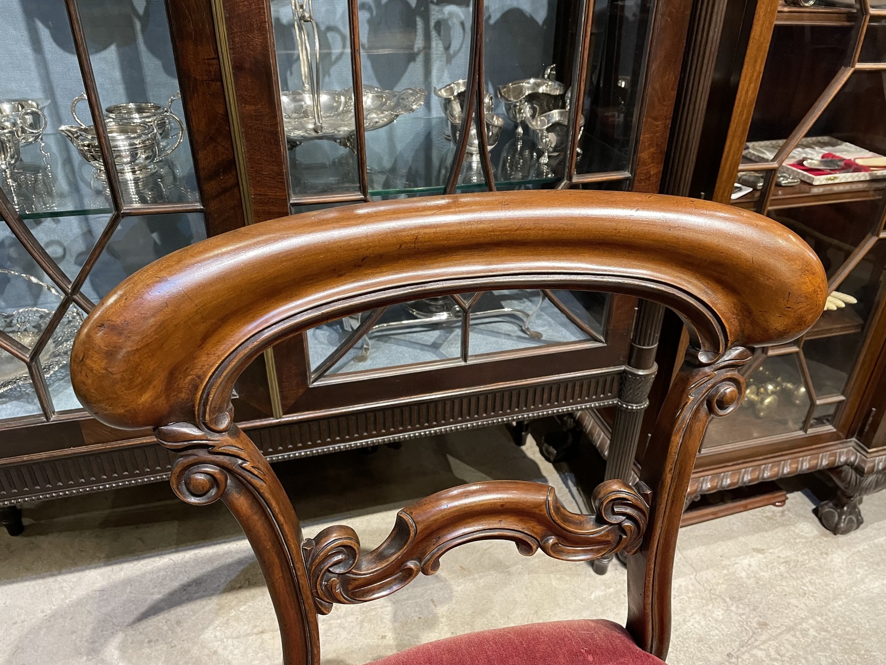 chair230318_05.JPG