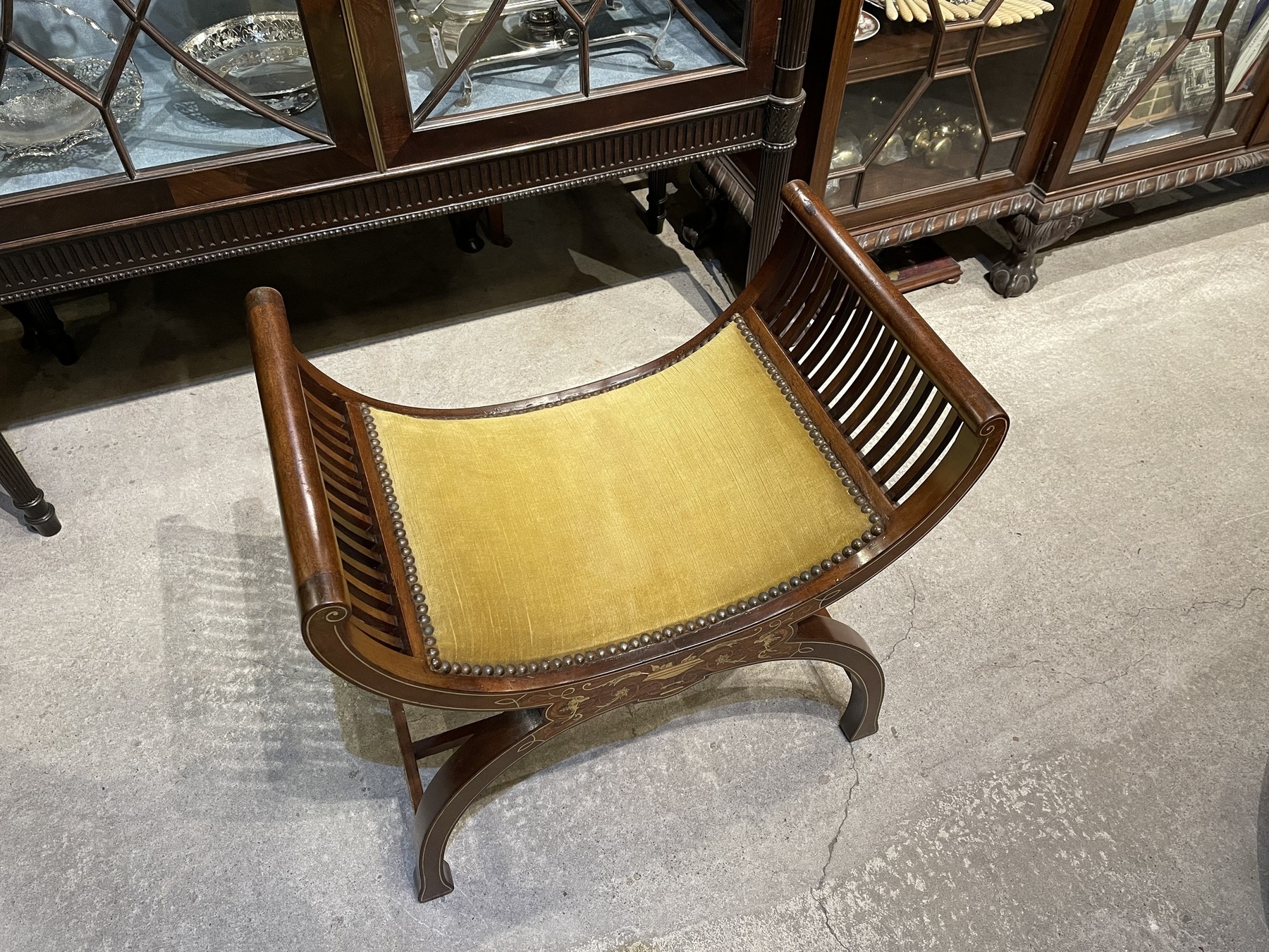 chair230506_03.JPG