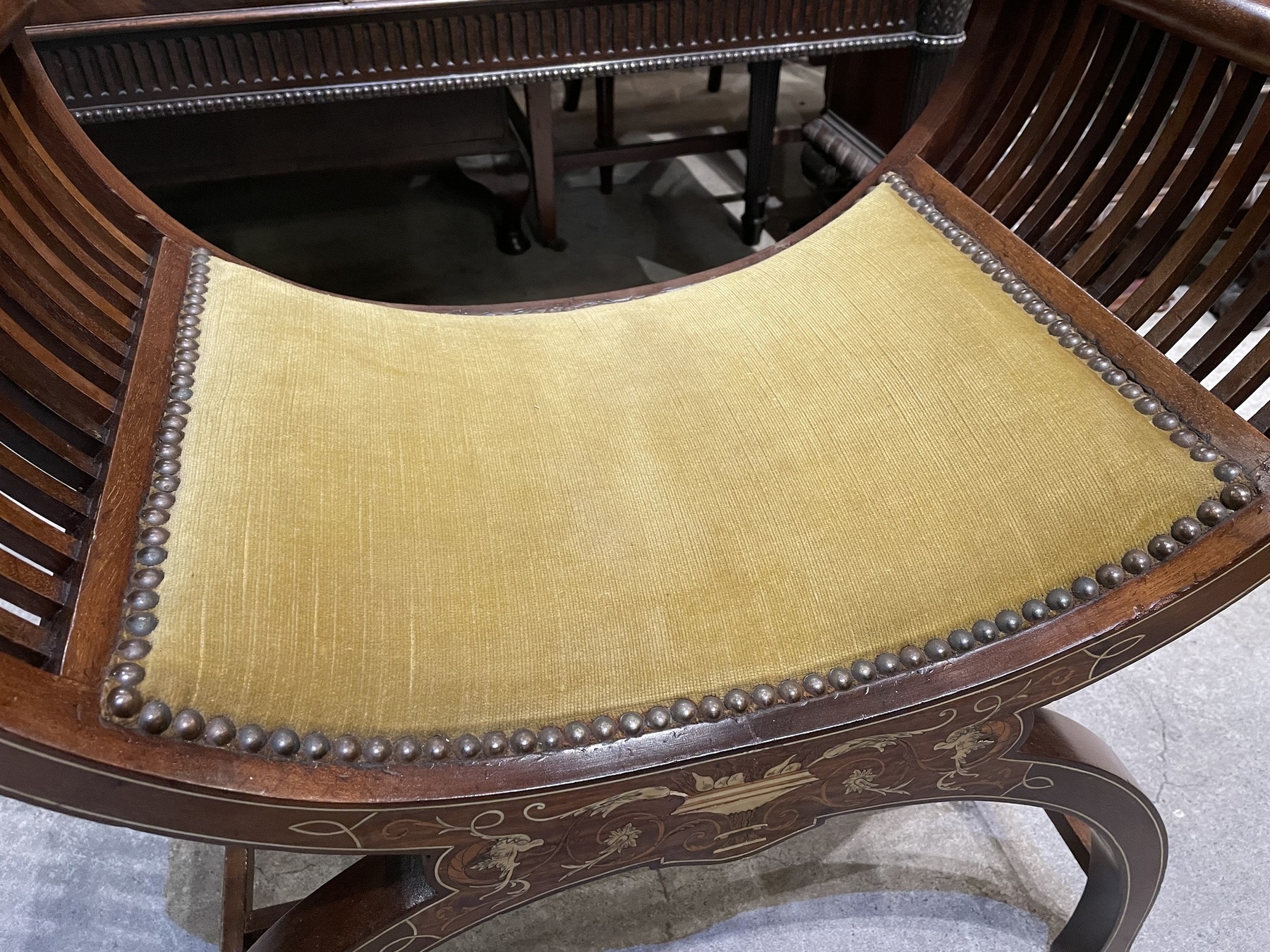 chair230506_05.JPG