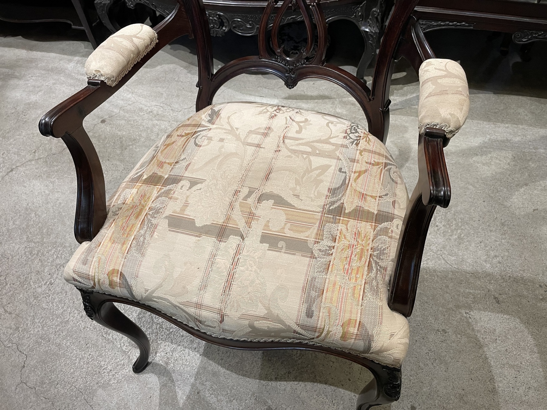 chair250627_07.JPG