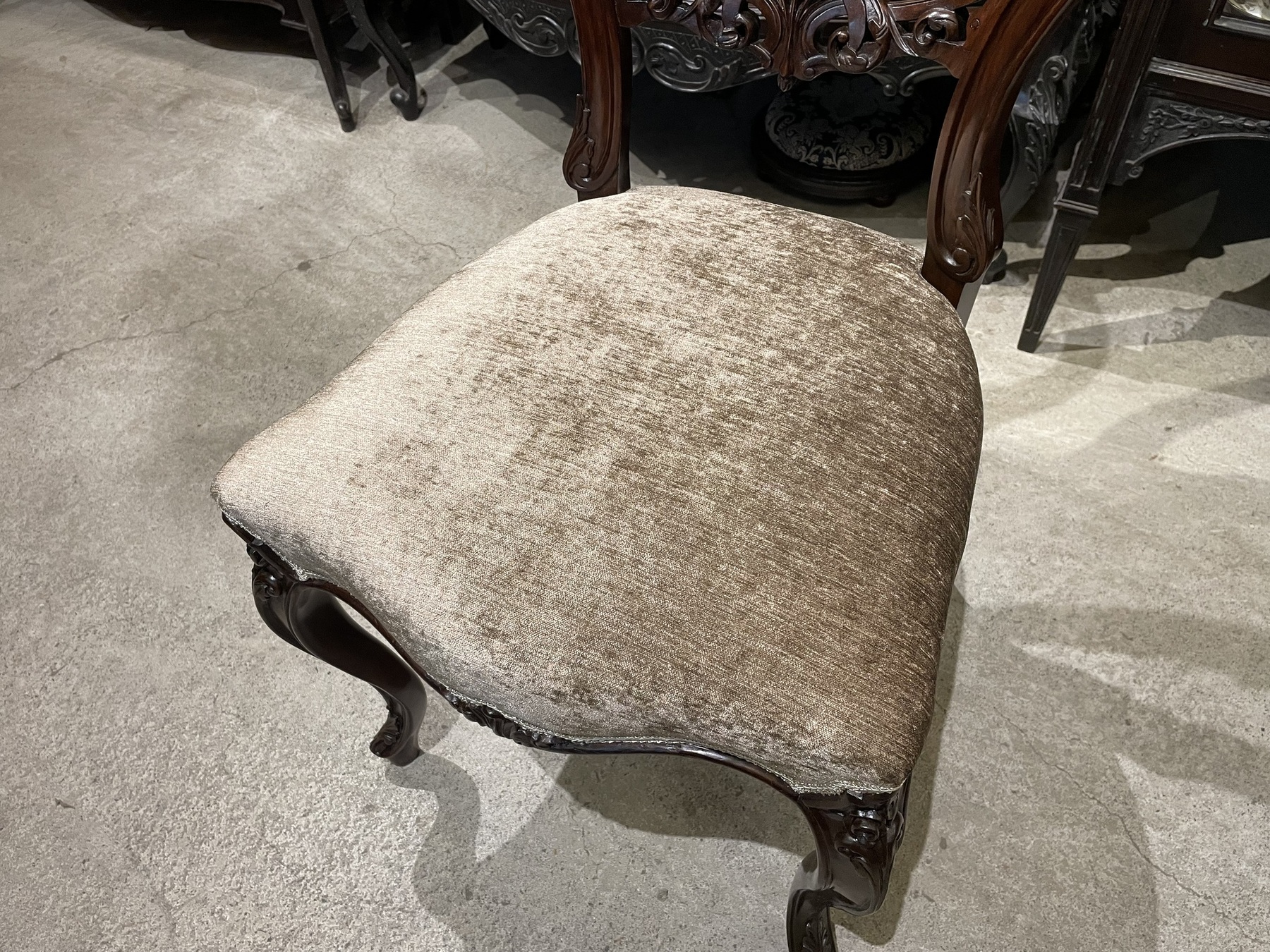 chair250727_07.JPG
