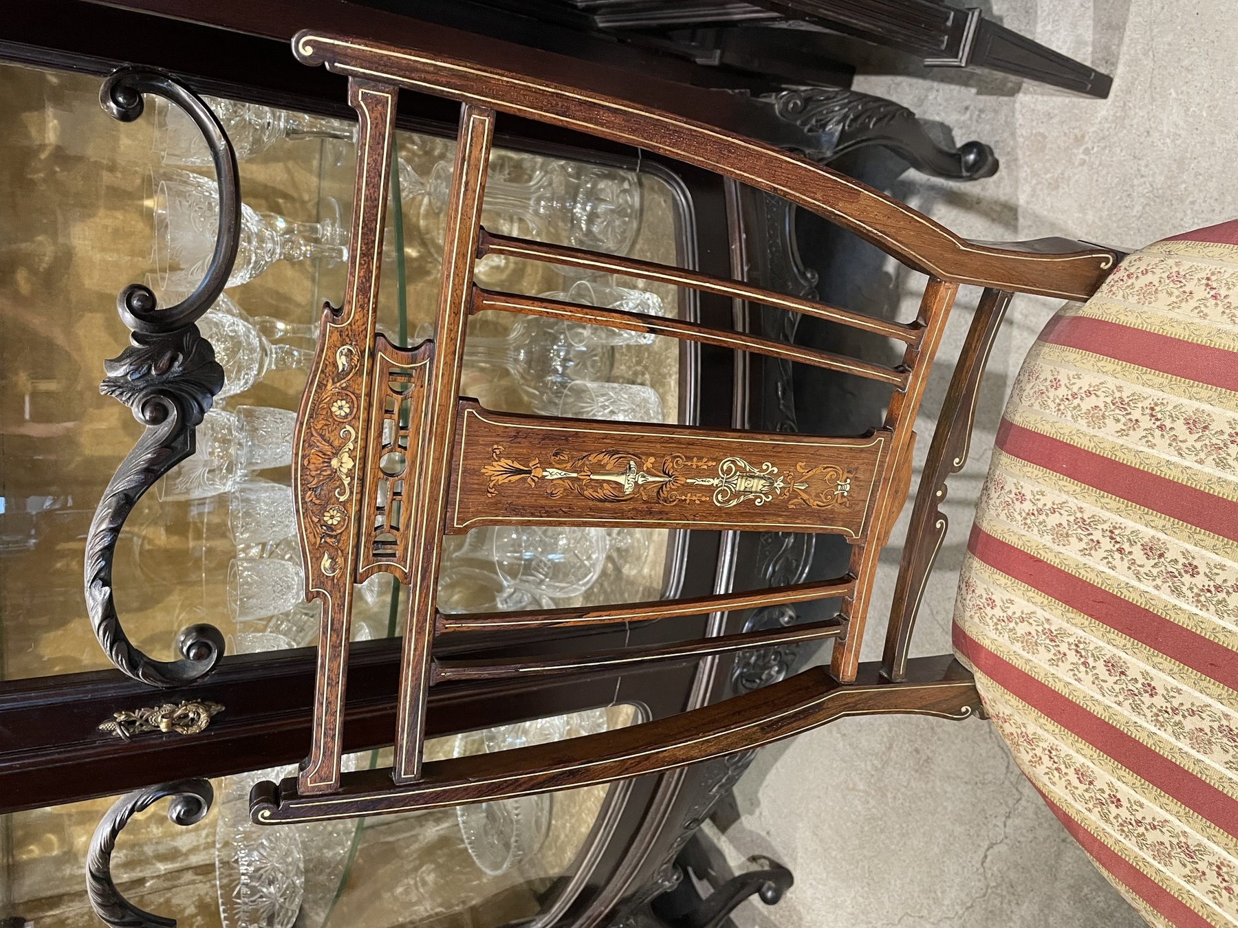 chair250926a_02.JPG