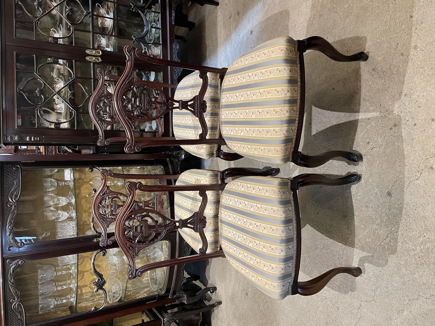 chair250926b_01.JPG