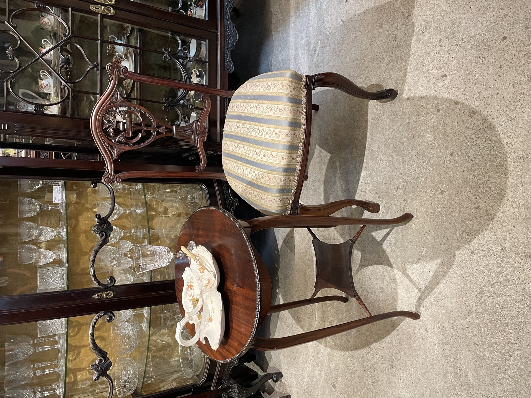 chair250926b_03.JPG