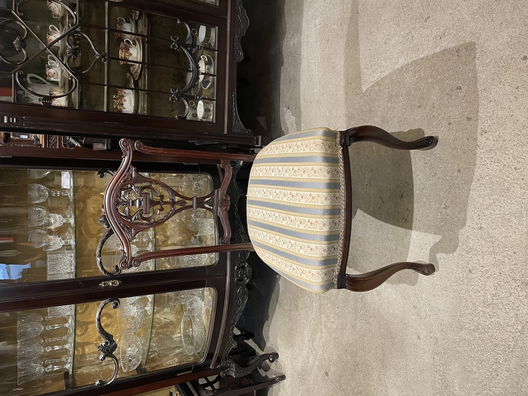chair250926b_04.JPG