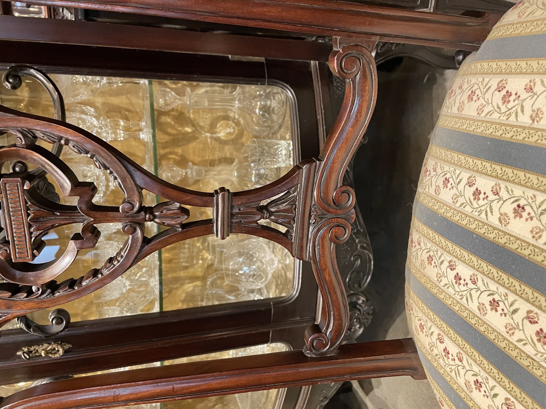 chair250926b_07.JPG