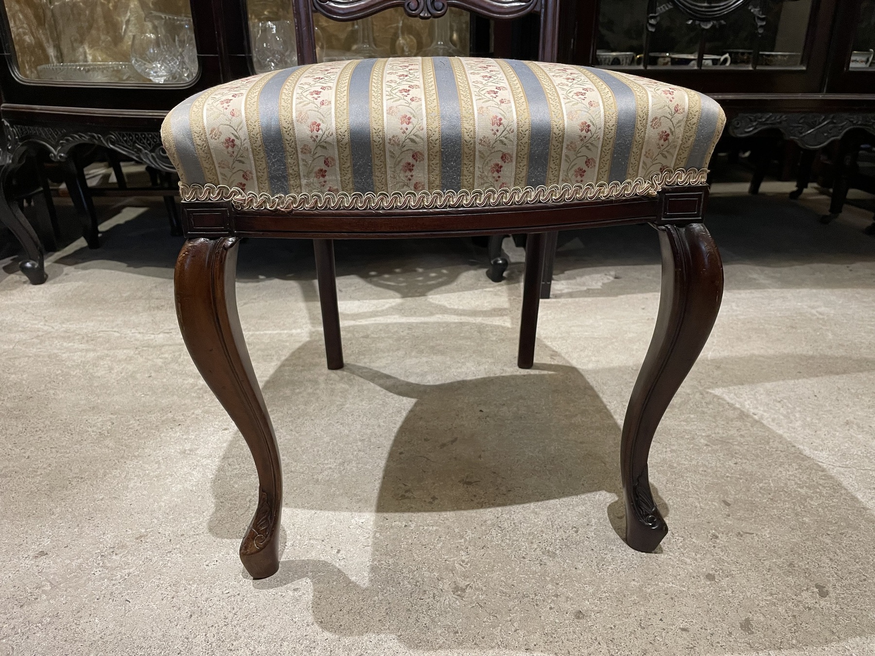 chair250926b_09.JPG