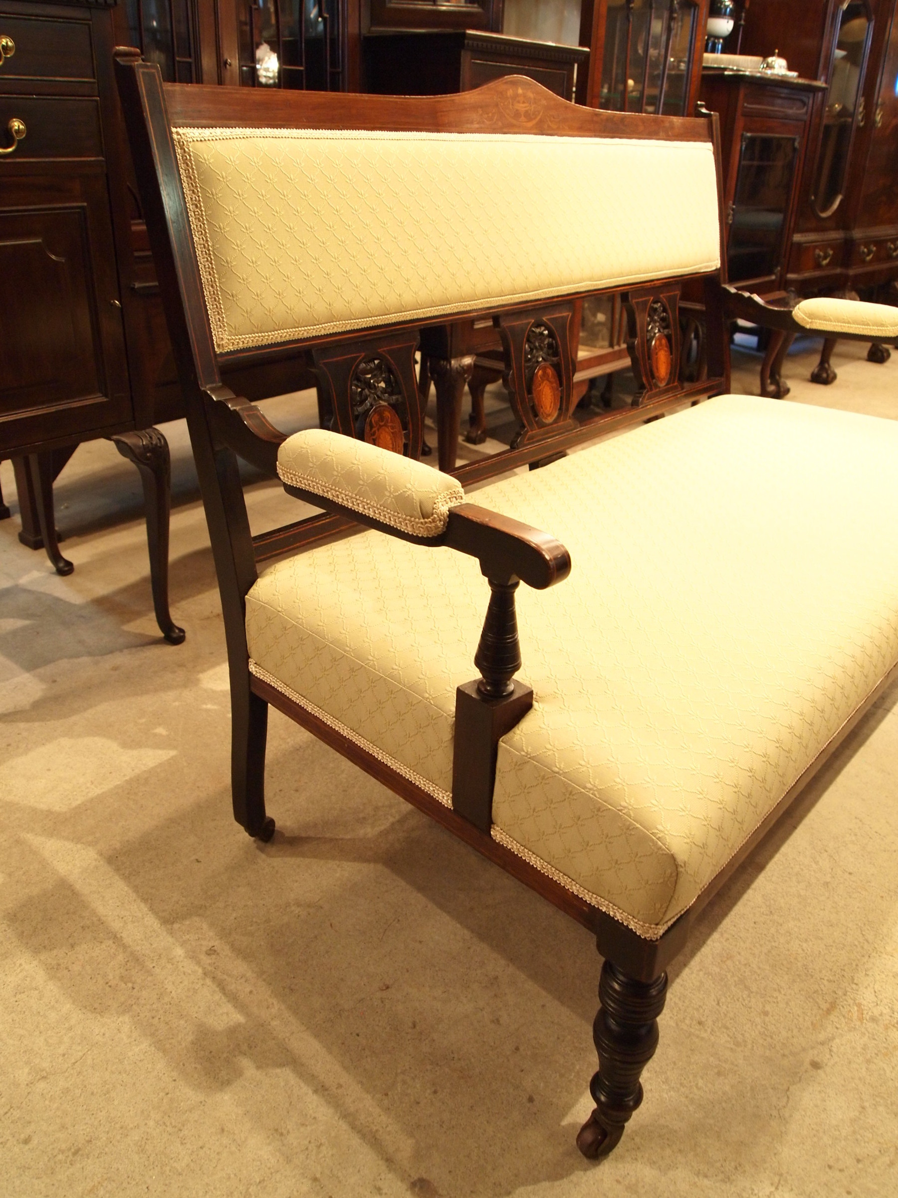 chair270322_06.JPG