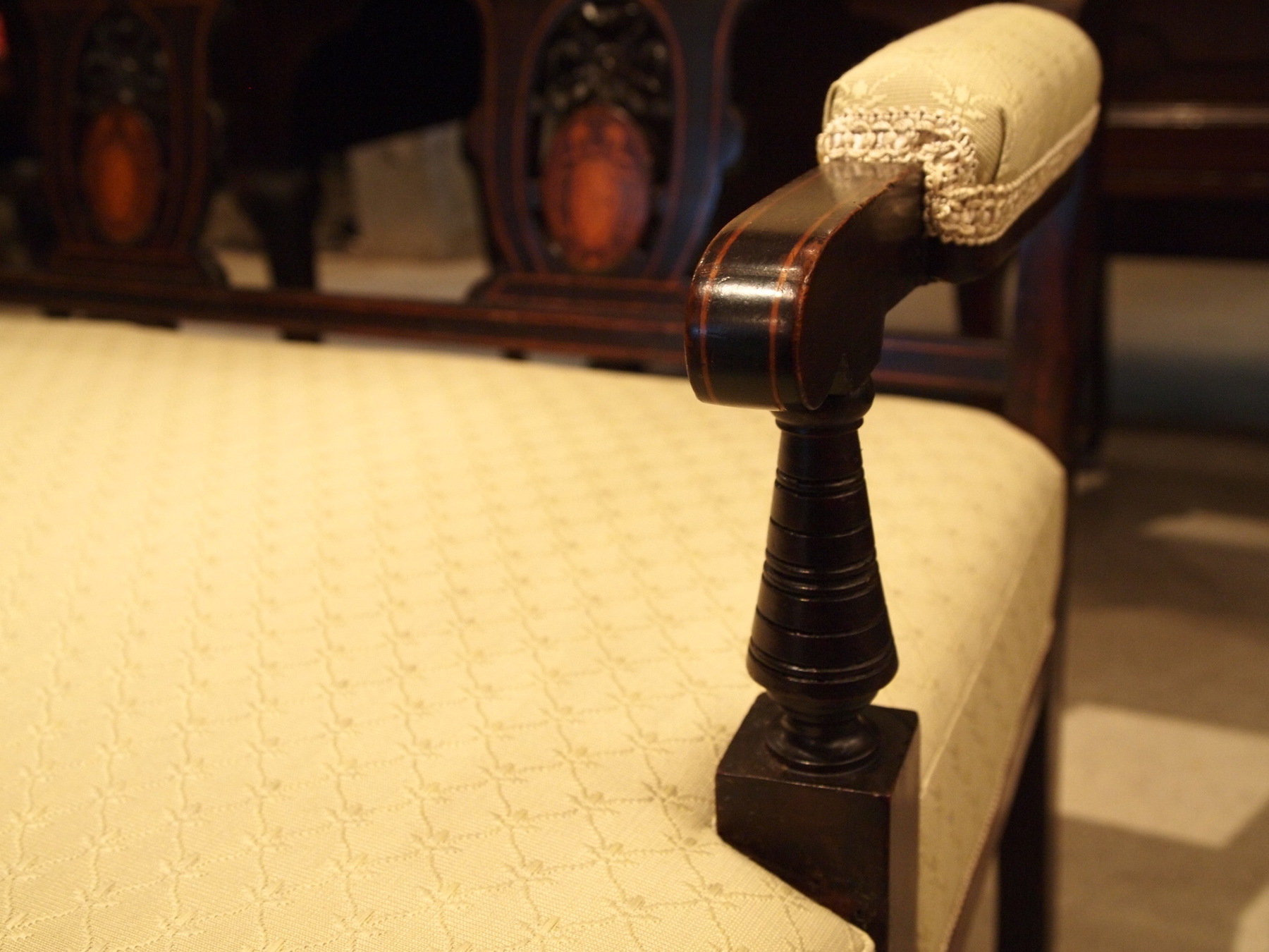 chair270322_08.JPG