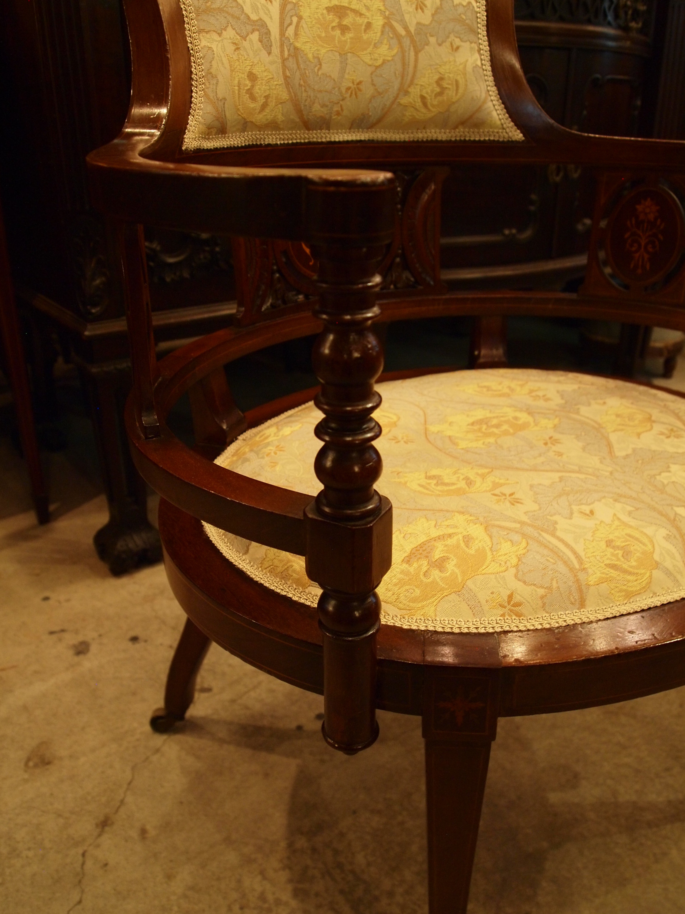 chair290804a_06.JPG