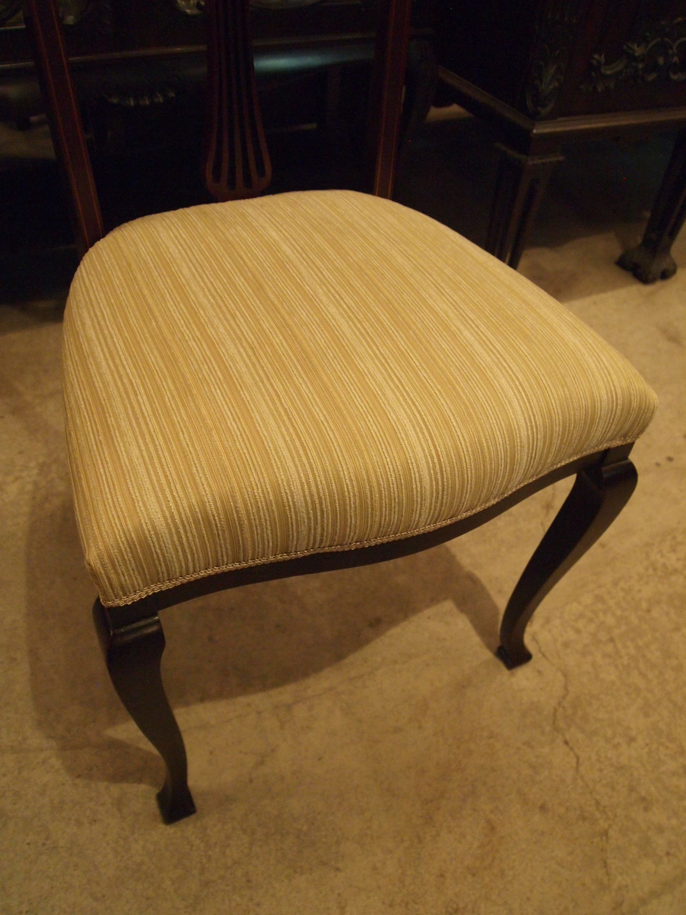 chair300525_07.JPG