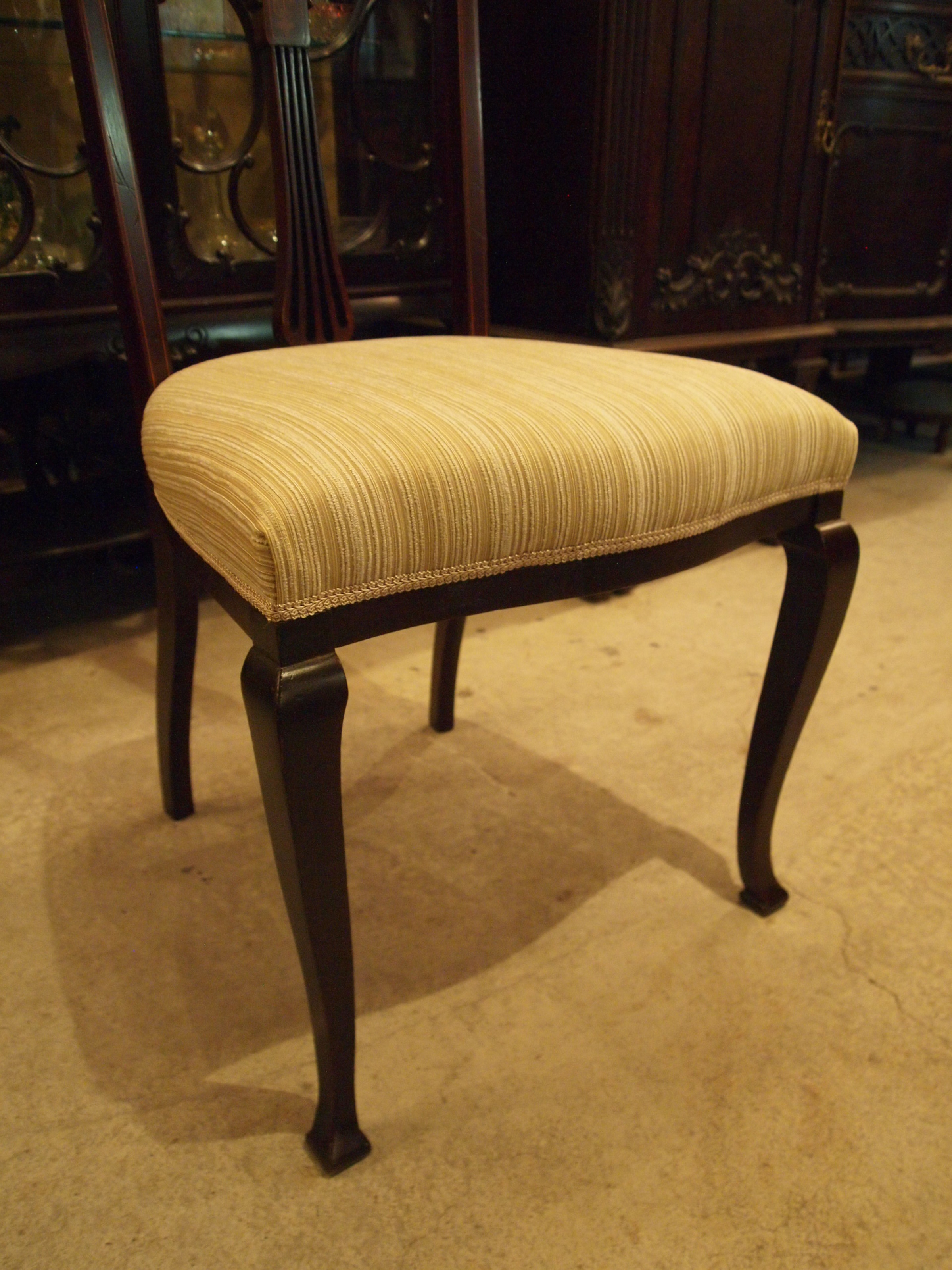 chair300525_08.JPG