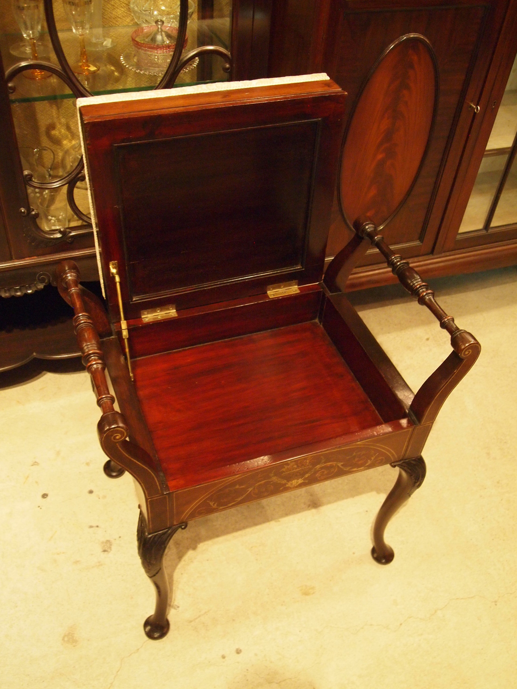 chair300526c_09.JPG