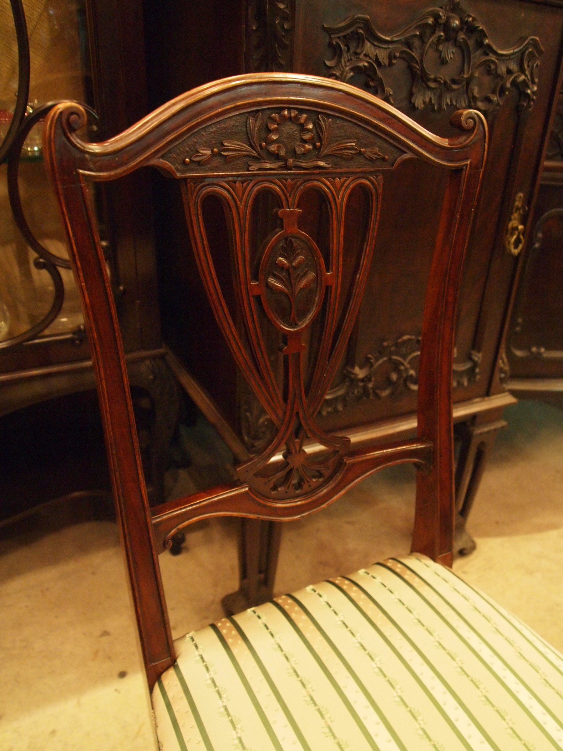 chair300610_03.JPG