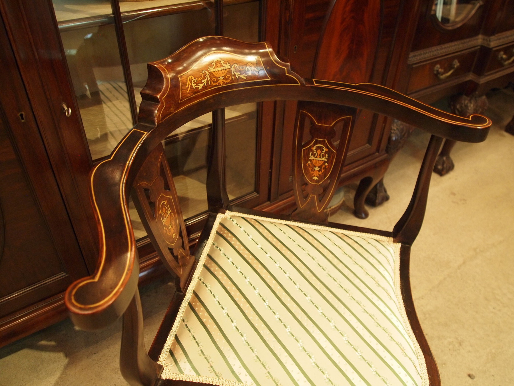 chair301026_05.JPG