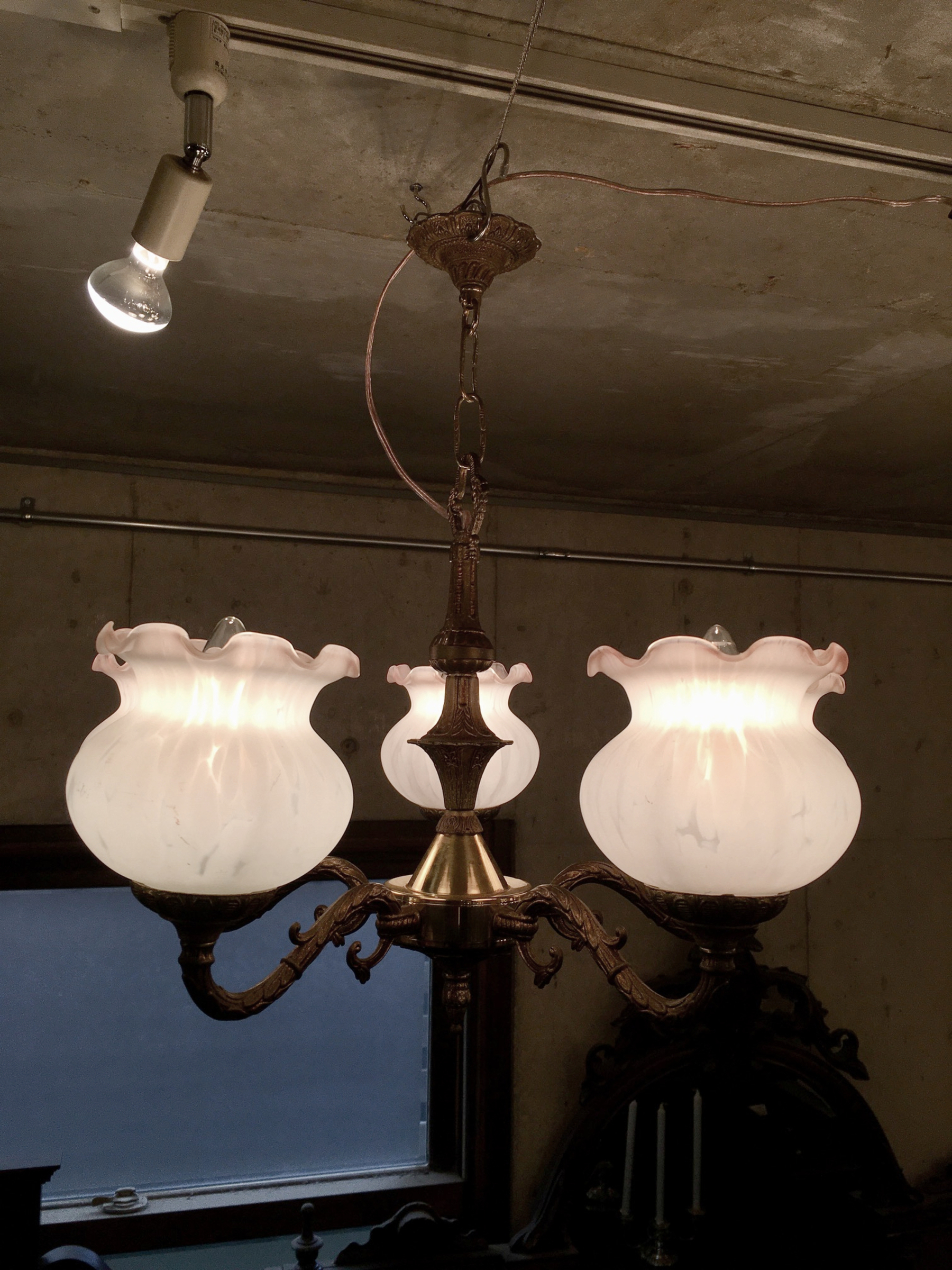 chandelier210409b_00.jpg
