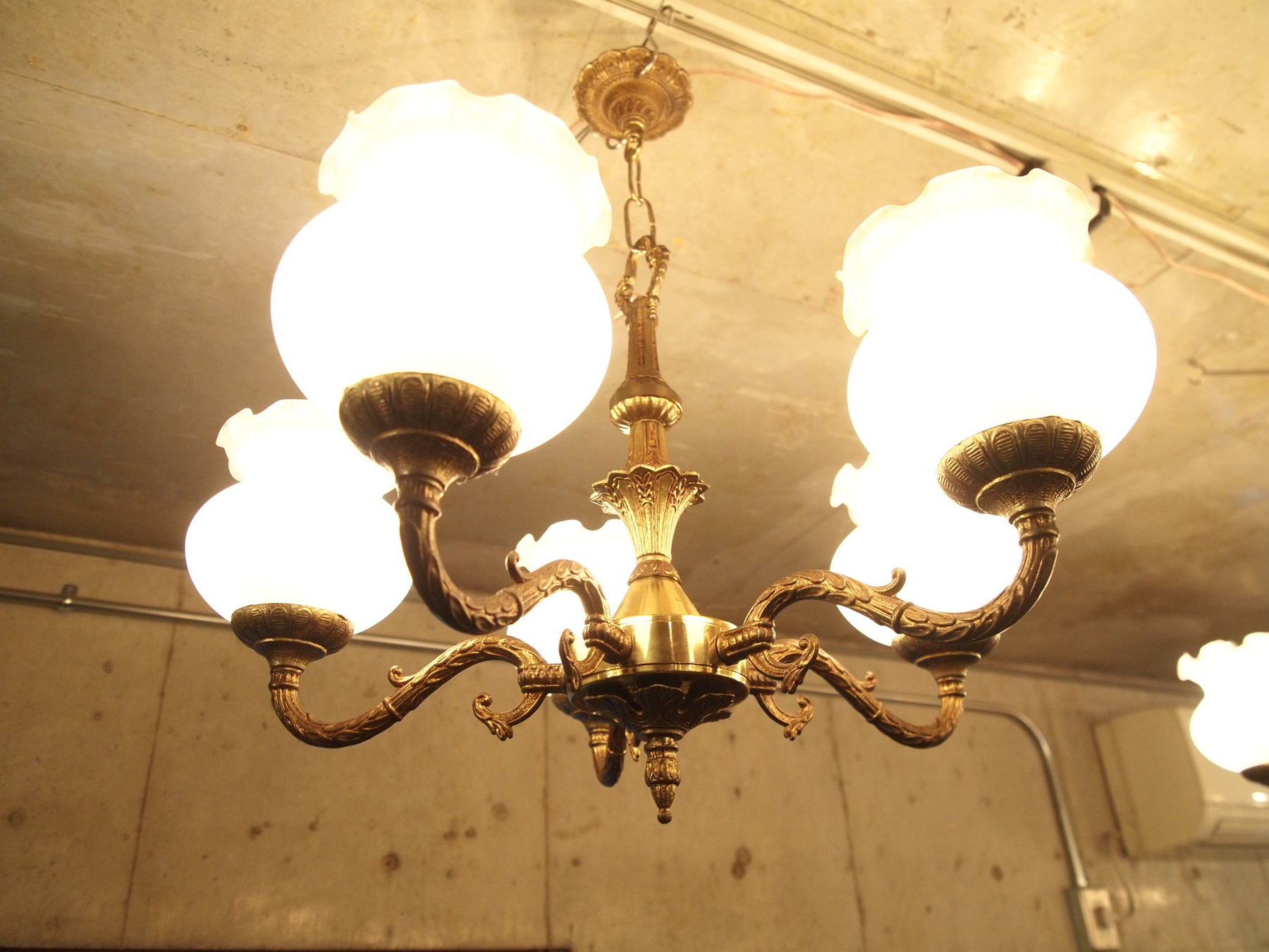 chandelier210409b_02.JPG