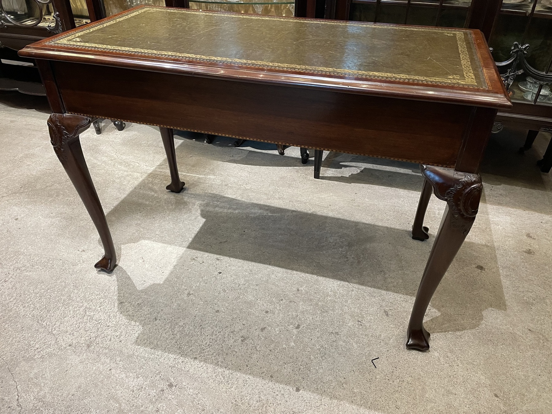 desk251003_11.JPG