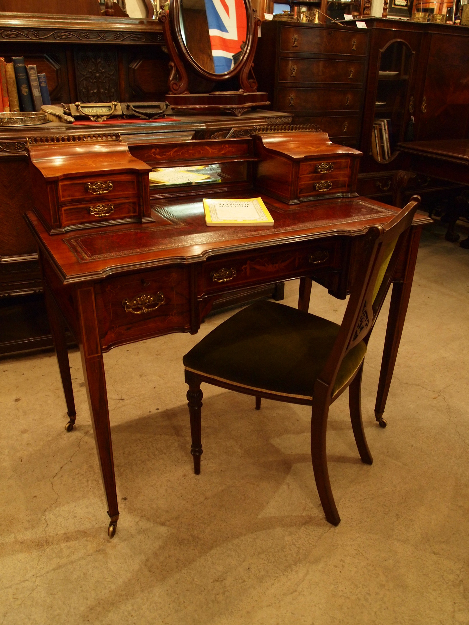 desk290122_01.JPG