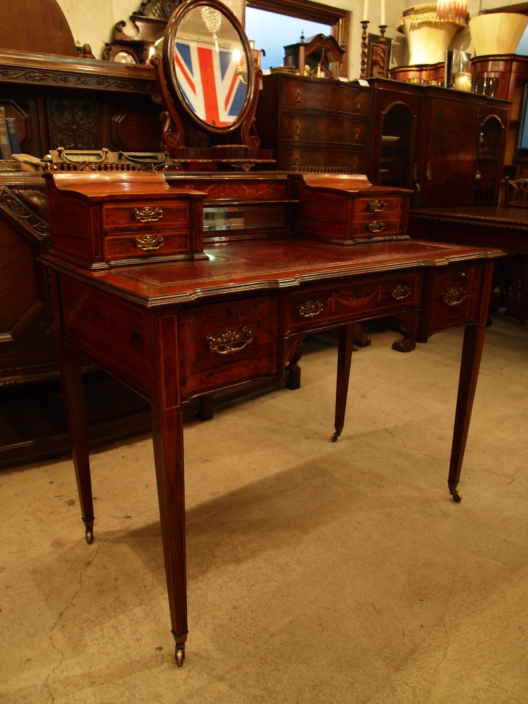 desk290122_02.JPG