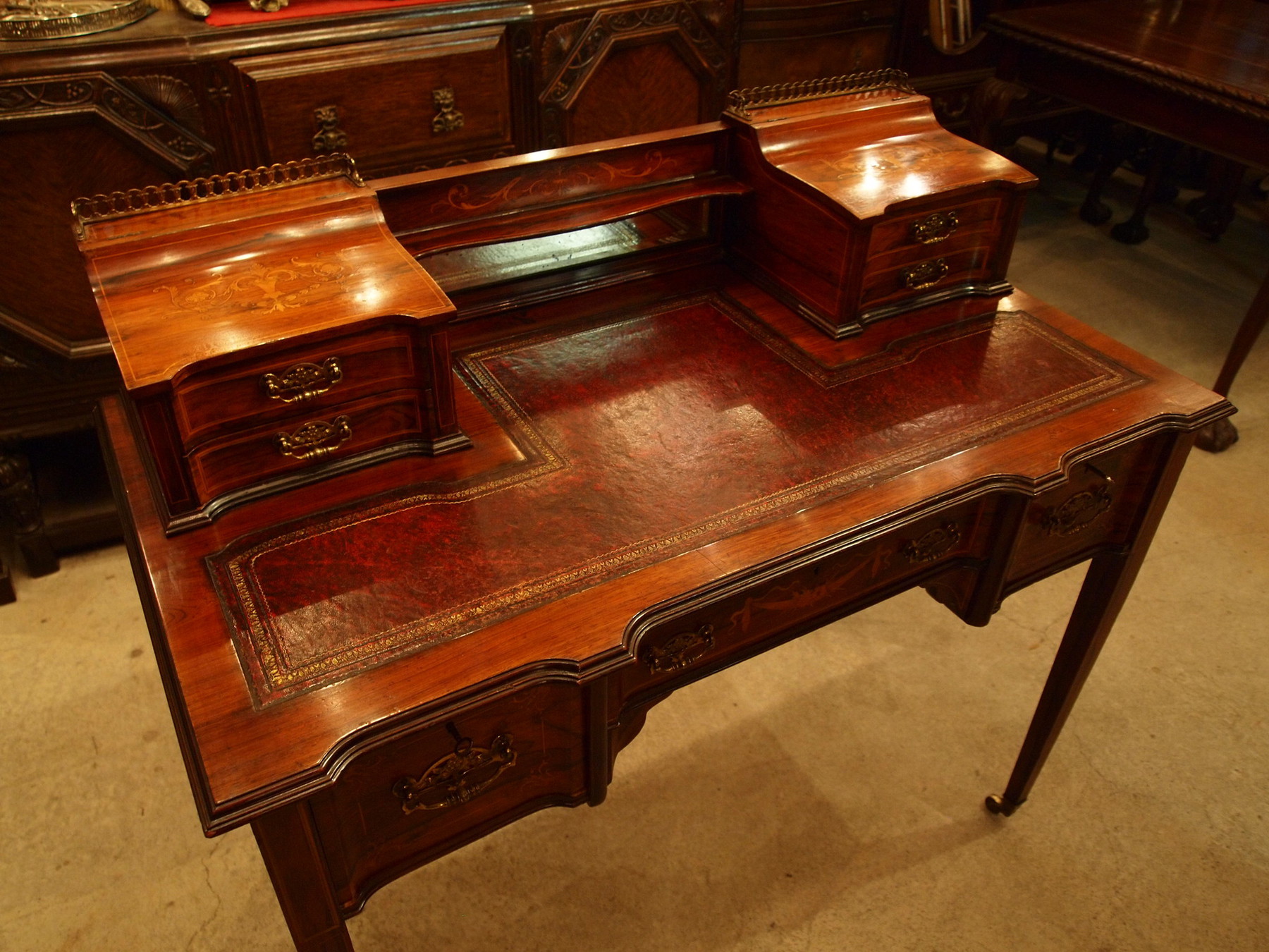 desk290122_03.JPG