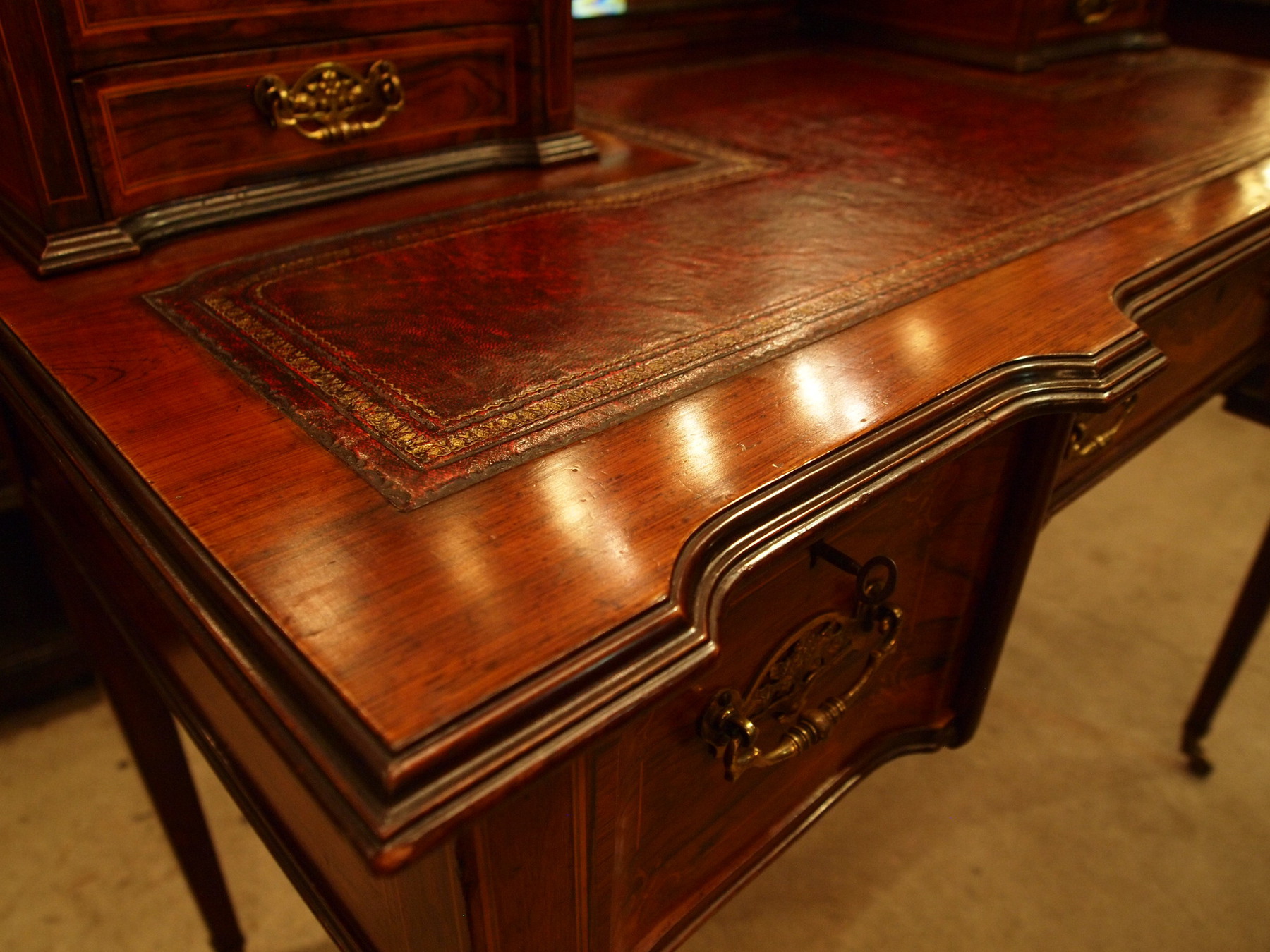 desk290122_11.JPG