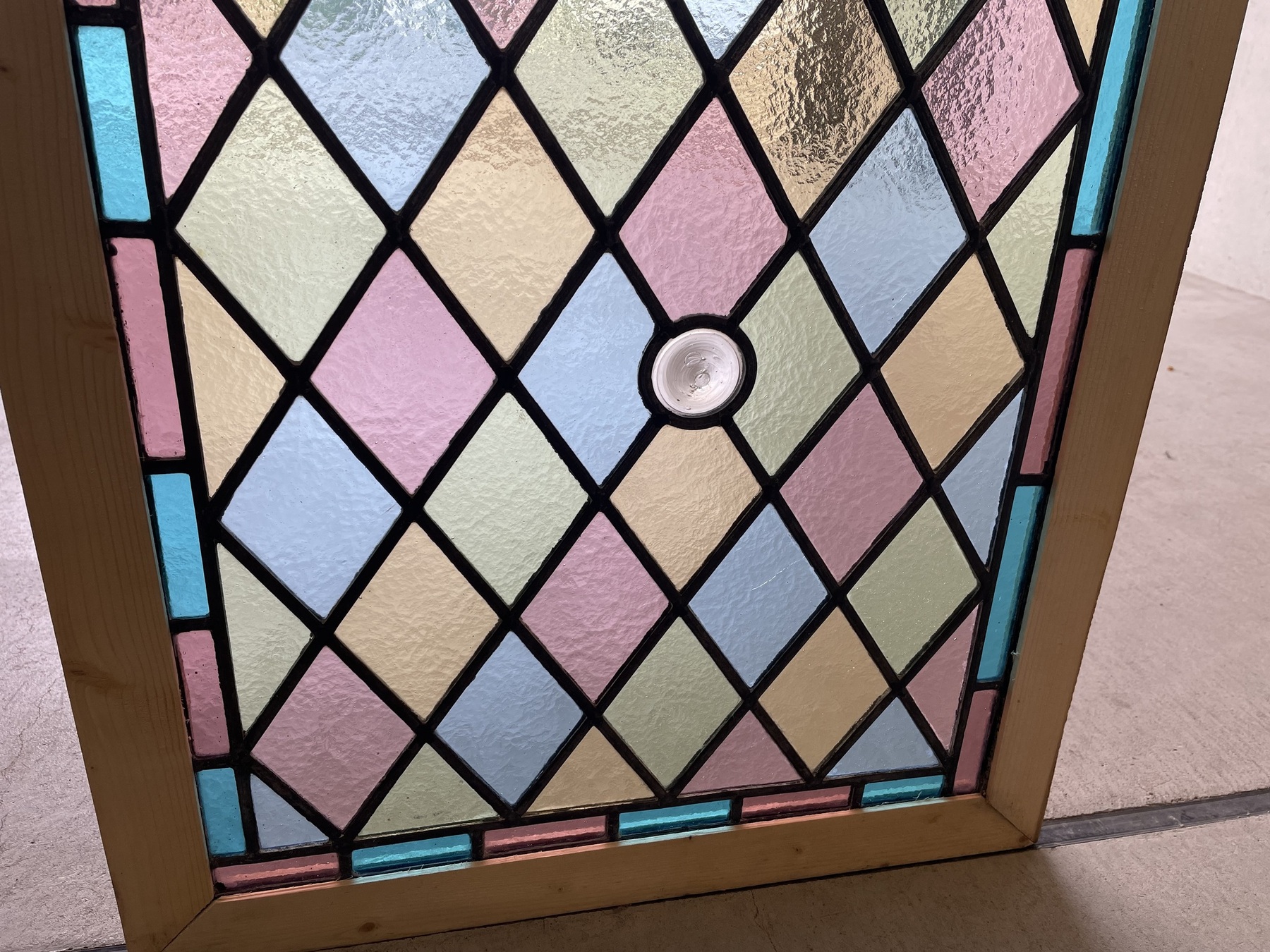 stained241101c_03.JPG