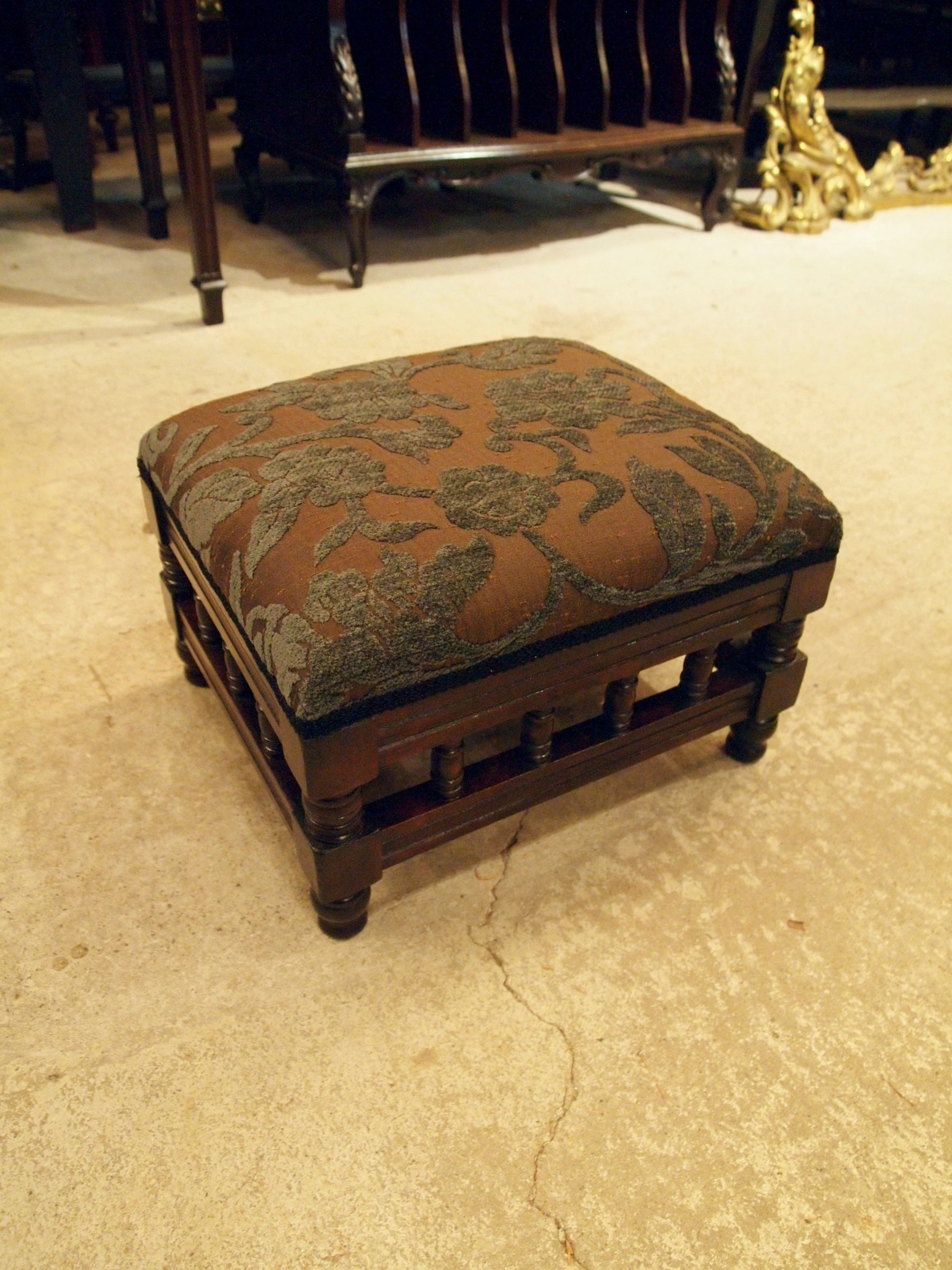 stool201030_02.JPG