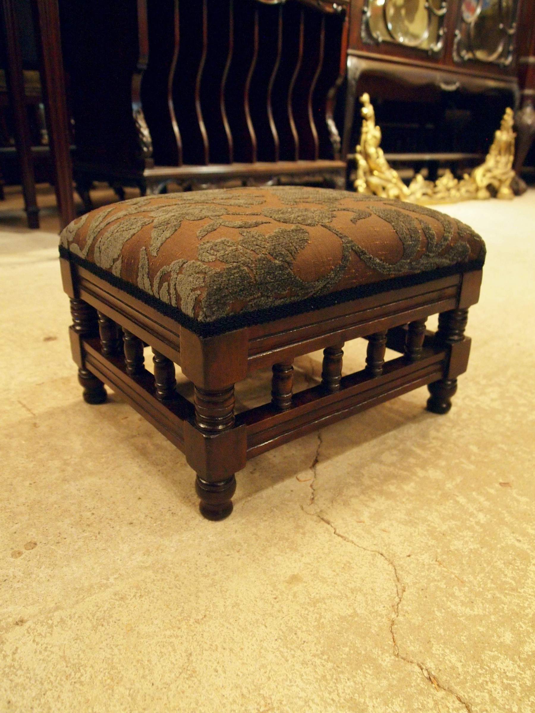 stool201030_03.JPG