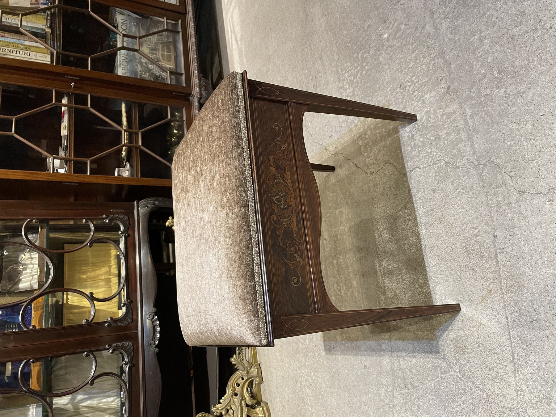 stool221023_01.JPG