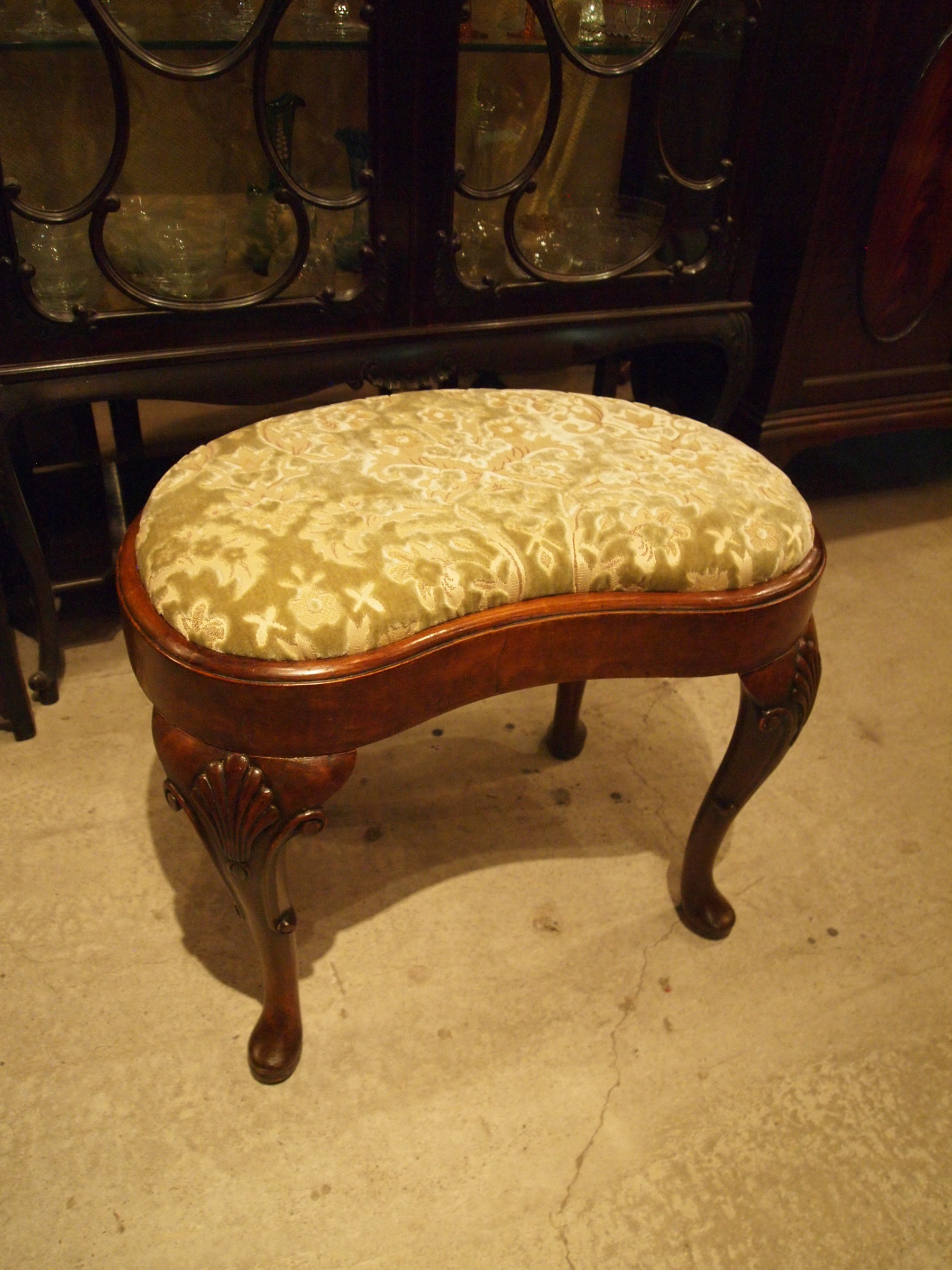 stool300901_02.JPG