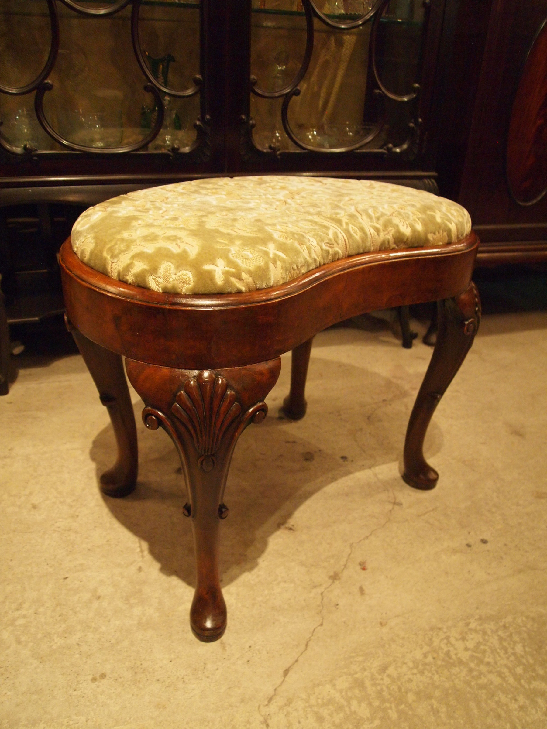stool300901_03.JPG