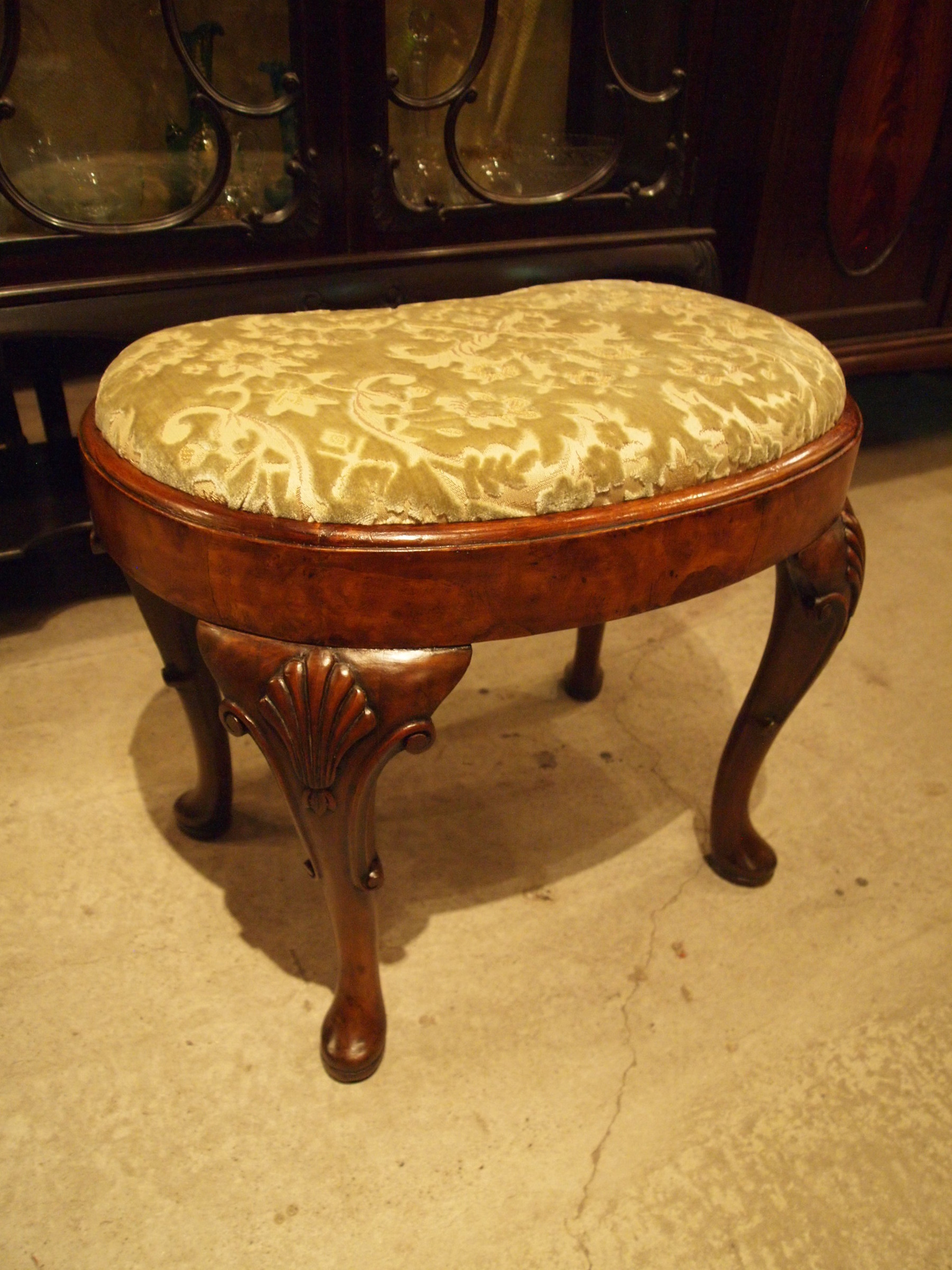 stool300901_05.JPG