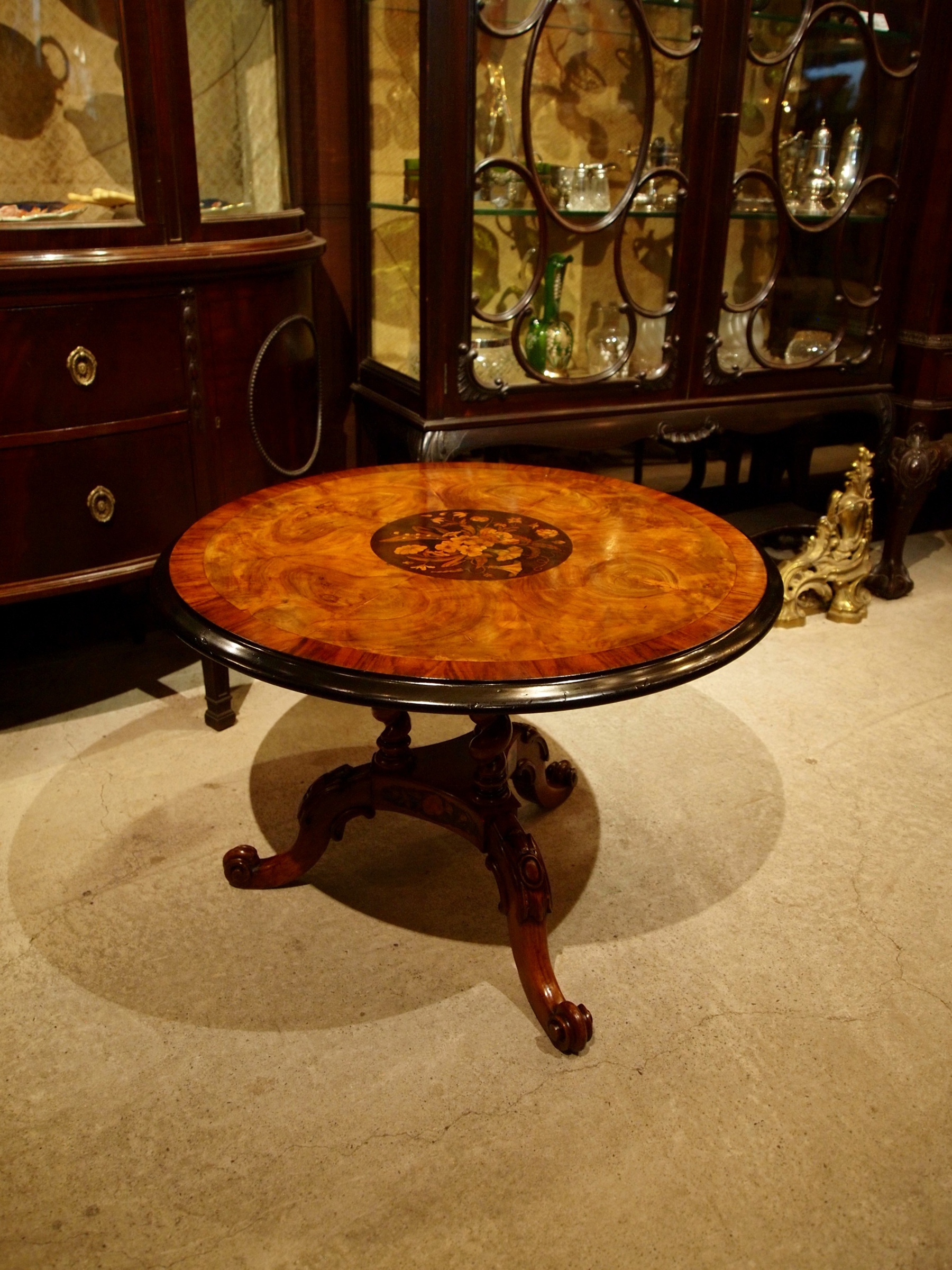 table200904a_02.JPG